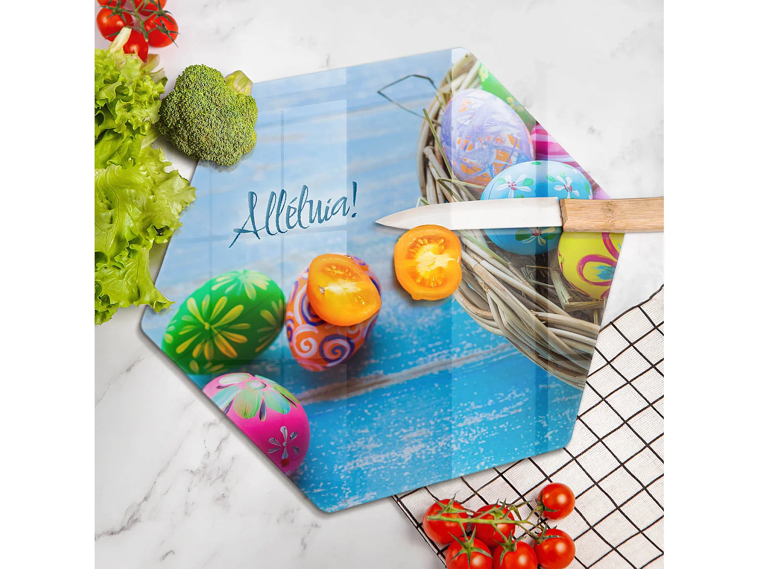 Planche de cuisine hexagonale en verre avec une phrase "Alléluia de Pâques!" 40 cm