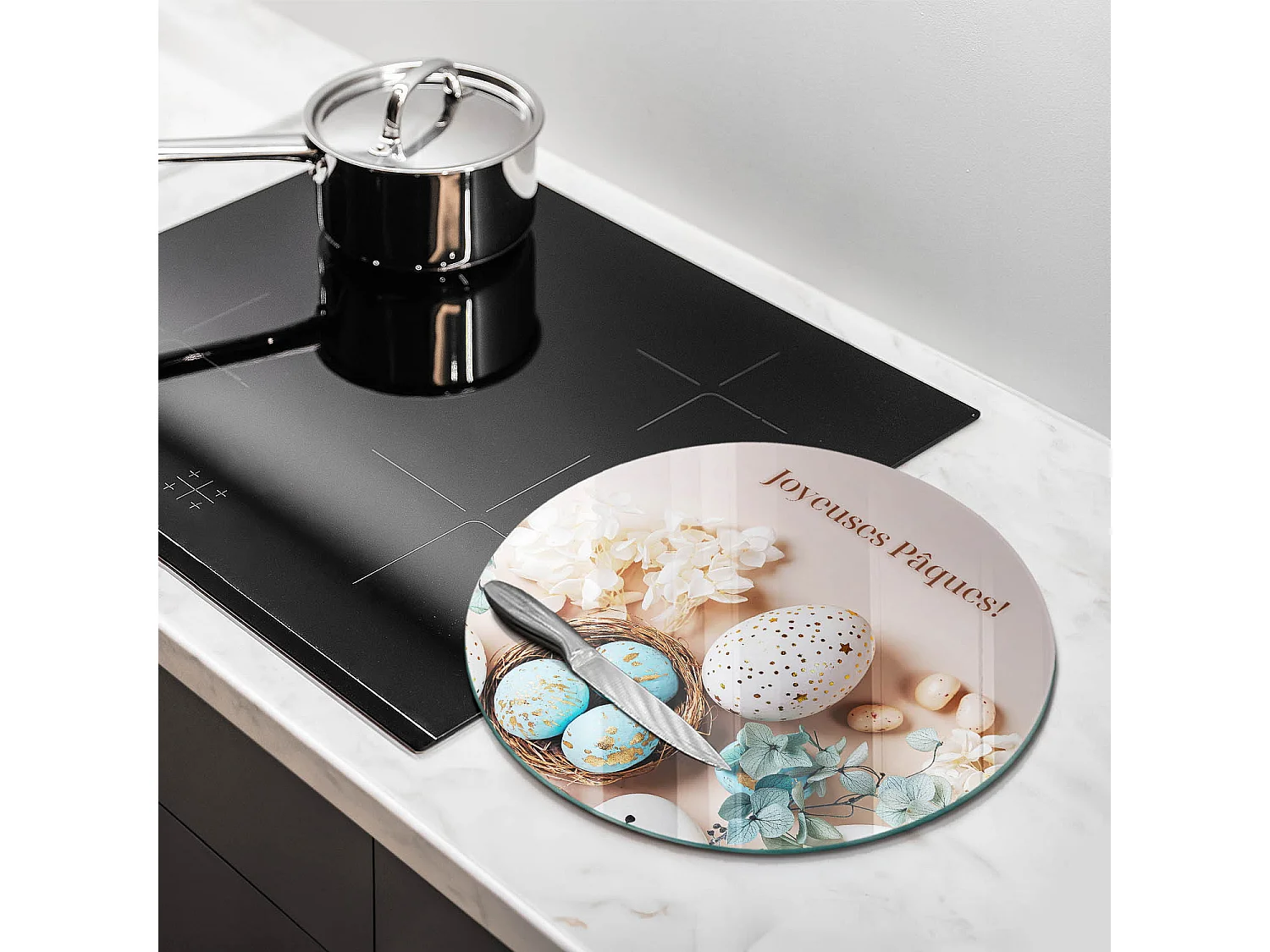 Planche de cuisine ronde en verre avec une phrase "Joyeuses Pâques!" 40 cm