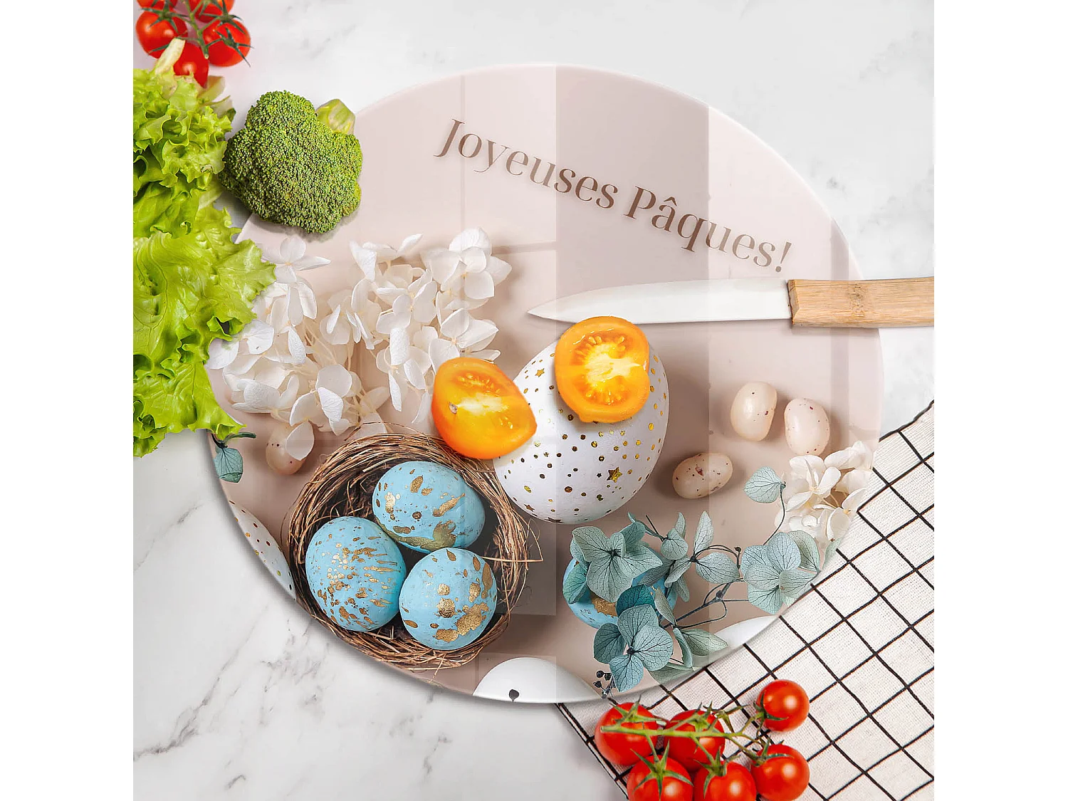Planche de cuisine ronde en verre avec une phrase "Joyeuses Pâques!" 40 cm