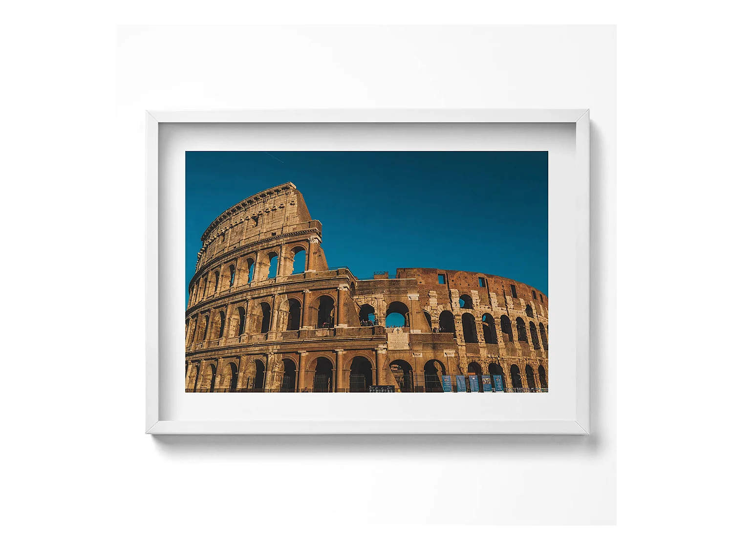 Tableau décoratif avec cadre blanc, Colisée en Italie 70 x 50 cm– Parfait pour le salon ou la chambre