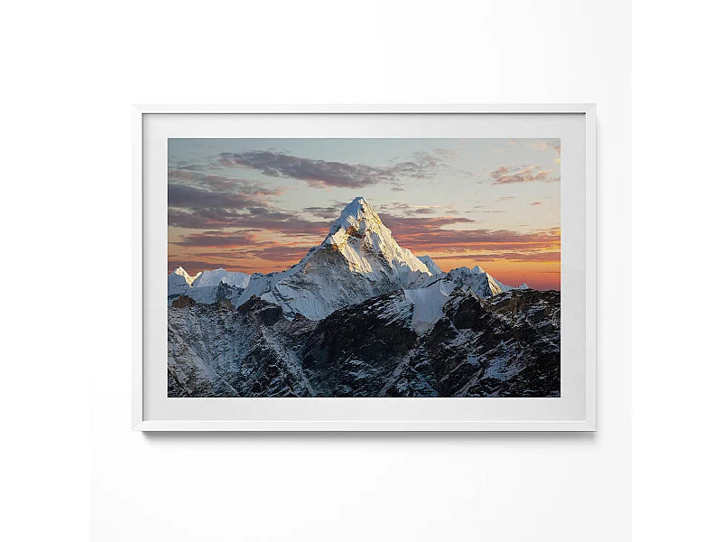 Dekoratives Gemälde mit weißem Rahmen, fließende goldene Formen auf beigem Hintergrund, 100 x 70 cm – perfekt für das Wohn- oder Schlafzimmer