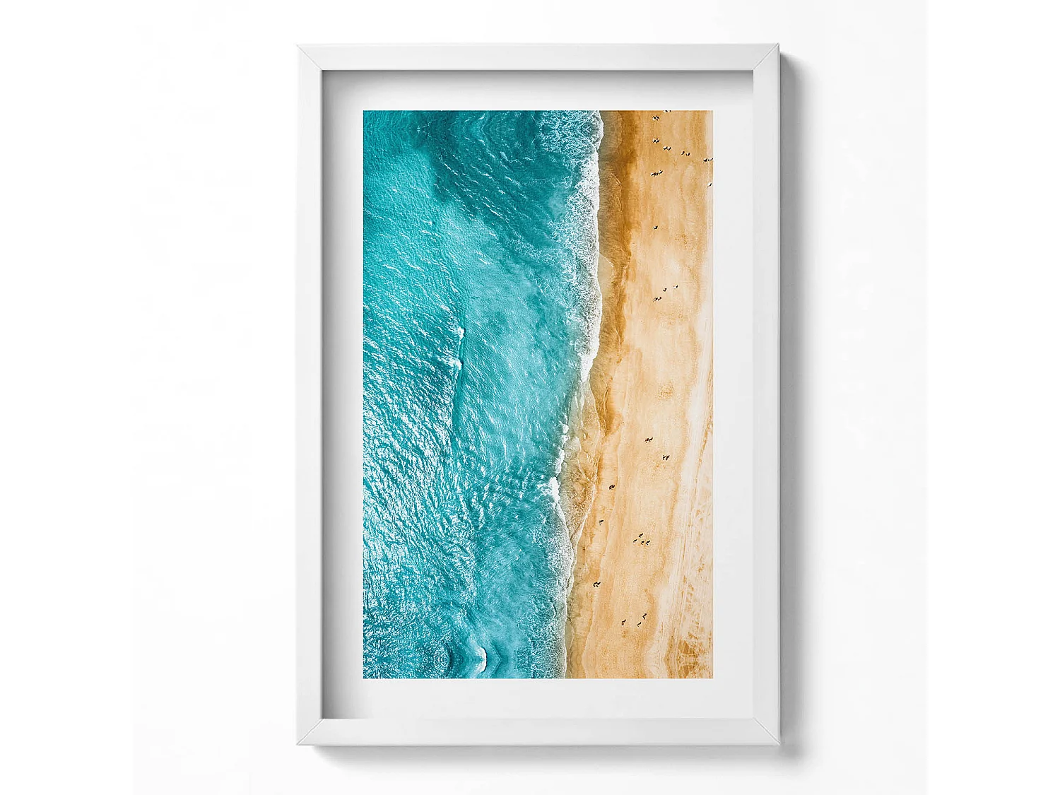 Dekoratives Gemälde mit weißem Rahmen, Sea Beach People 40 x 60 cm – Perfekt für das Wohn- oder Schlafzimmer