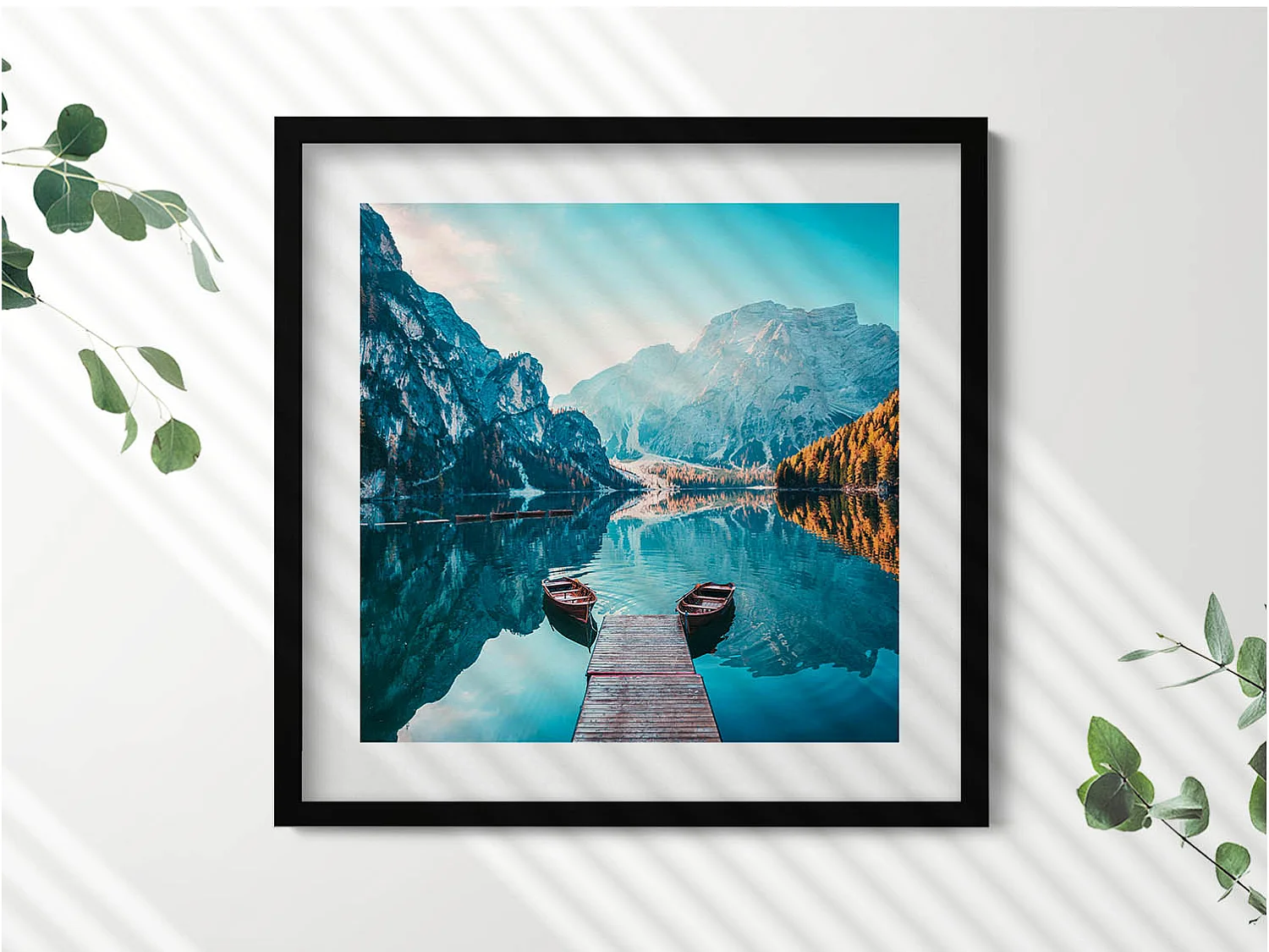 Tableau décoratif avec cadre noir, Bateaux sur le lac 50 x 50 cm – Parfait pour le salon ou la chambre