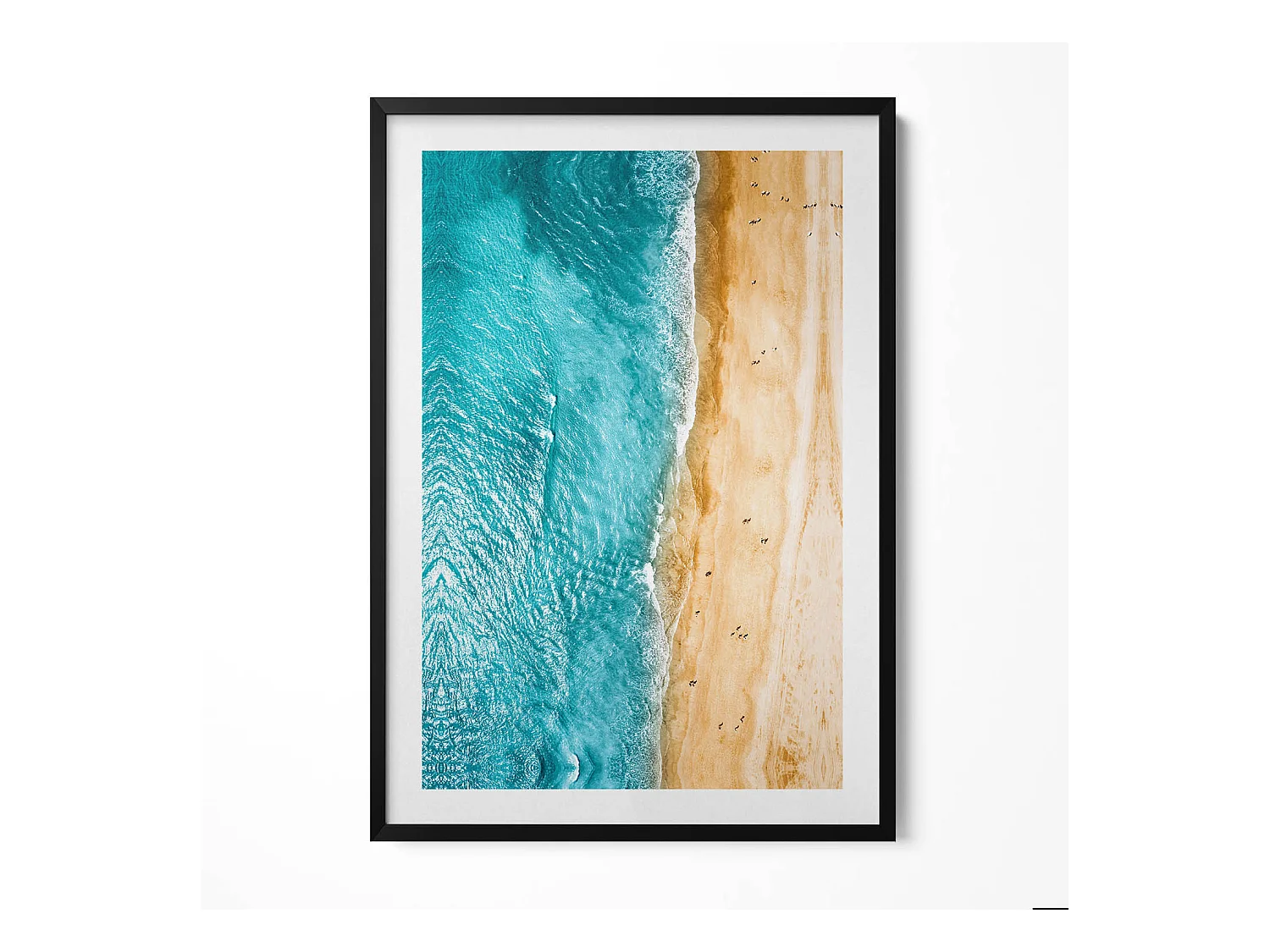 Tableau décoratif avec cadre noir, Gens de la plage de la mer 70 x 100 cm– Parfait pour le salon ou la chambre