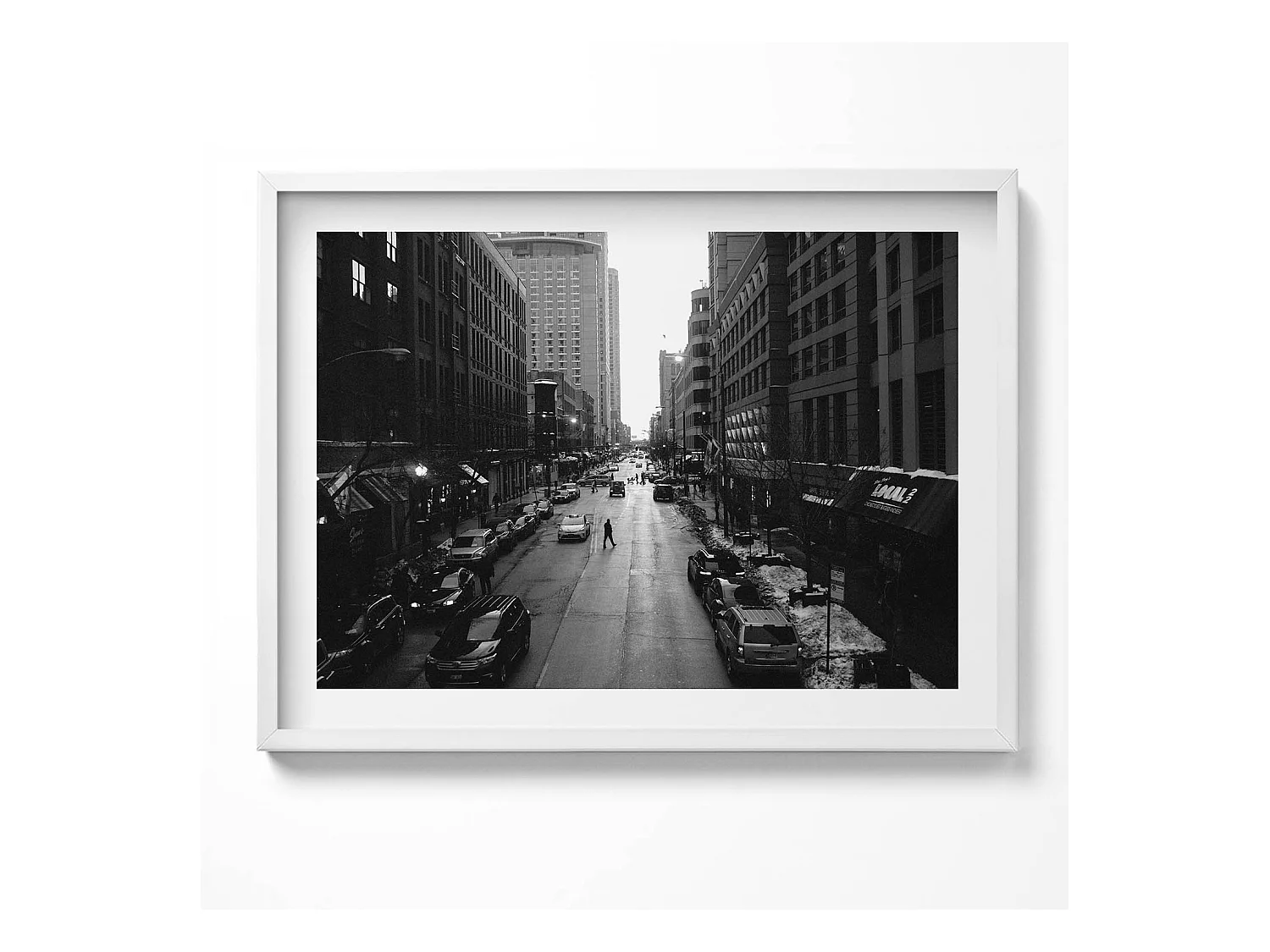 Tableau décoratif avec cadre blanc, Rues noires et blanches de Chicago 80 x 60 cm– Parfait pour le salon ou la chambre