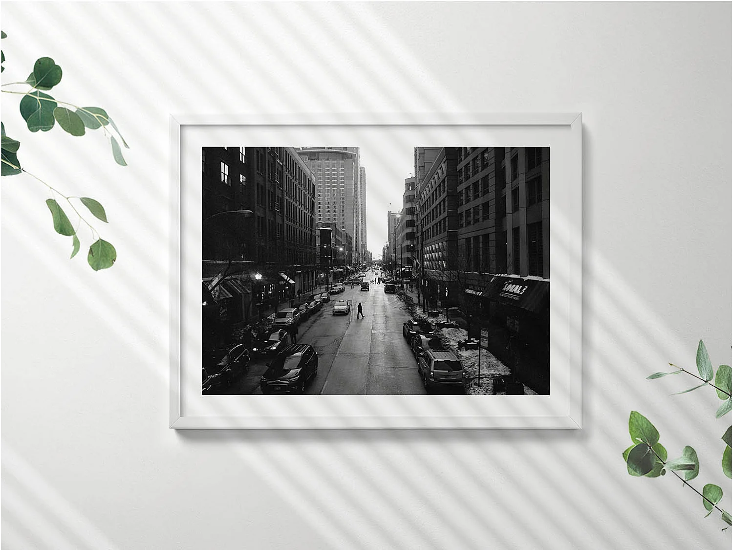 Dekoratives Gemälde mit weißem Rahmen, Schwarz-weiße Straßen von Chicago 80 x 60 cm – Perfekt für das Wohn- oder Schlafzimmer