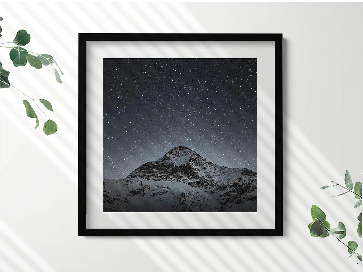 Tableau décoratif avec cadre noir, Pleine lune dans un ciel noir 50 x 50 cm – Parfait pour le salon ou la chambre