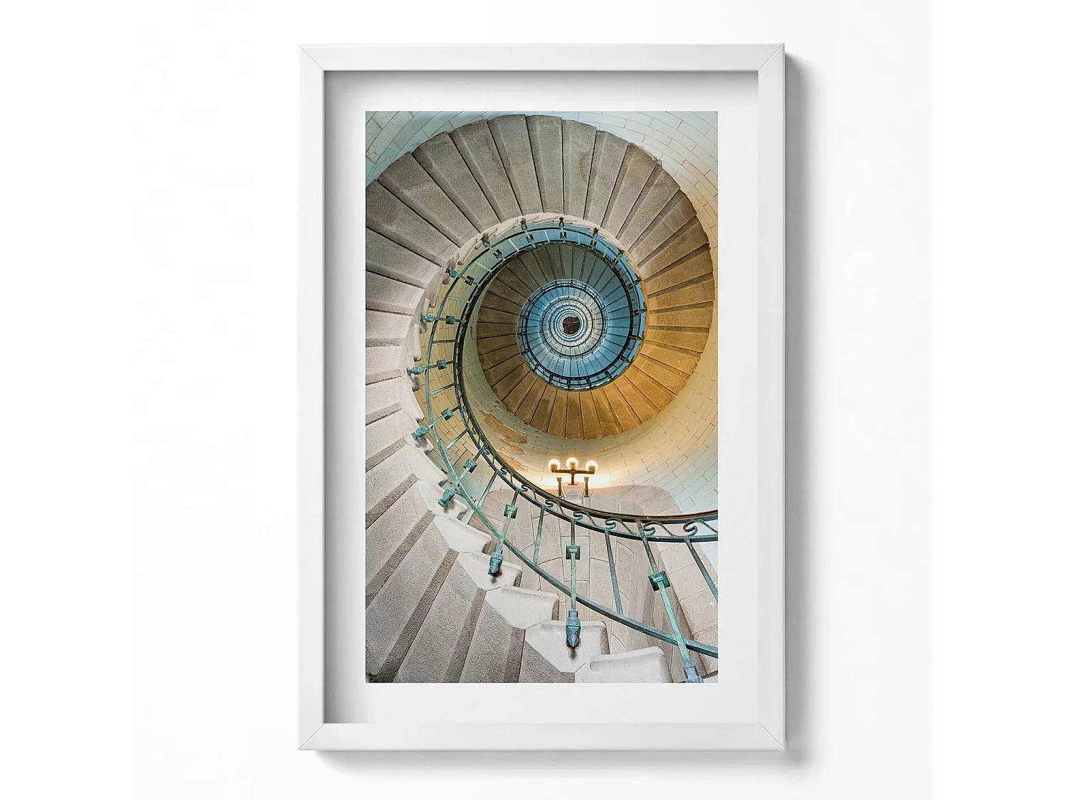 Dekoratives Gemälde mit weißem Rahmen, Wendeltreppe 40 x 60 cm – Perfekt für das Wohn- oder Schlafzimmer