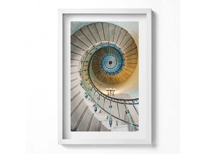 Dekoratives Gemälde mit weißem Rahmen, Wendeltreppe 40 x 60 cm – Perfekt für das Wohn- oder Schlafzimmer