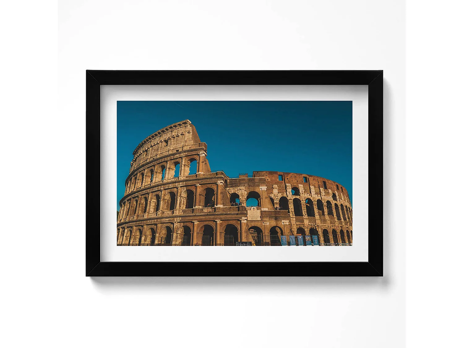 Tableau décoratif avec cadre noir, Colisée en Italie 30 x 20 cm – Parfait pour le salon ou la chambre