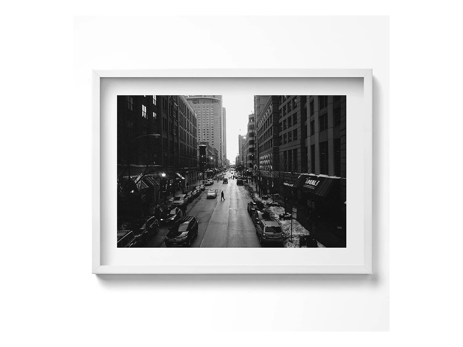 Tableau décoratif avec cadre blanc, Rues noires et blanches de Chicago 70 x 50 cm– Parfait pour le salon ou la chambre
