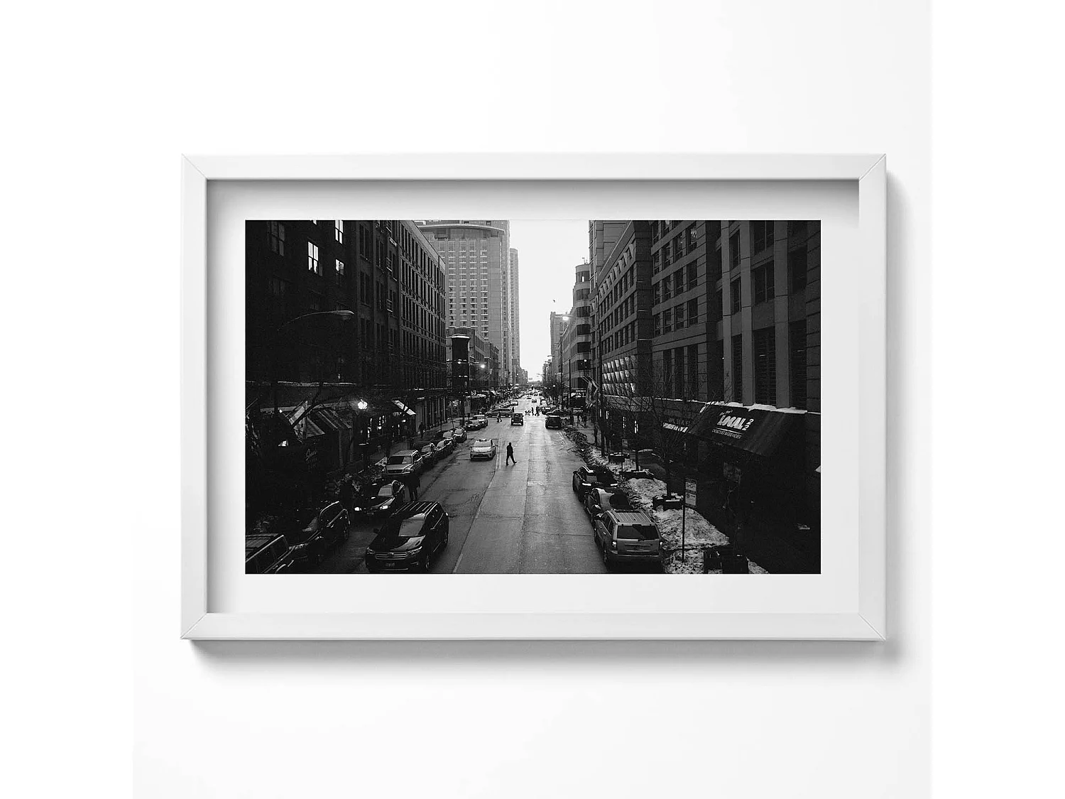 Dekoratives Gemälde mit weißem Rahmen, Schwarz-weiße Straßen von Chicago 60 x 40 cm – Perfekt für das Wohn- oder Schlafzimmer