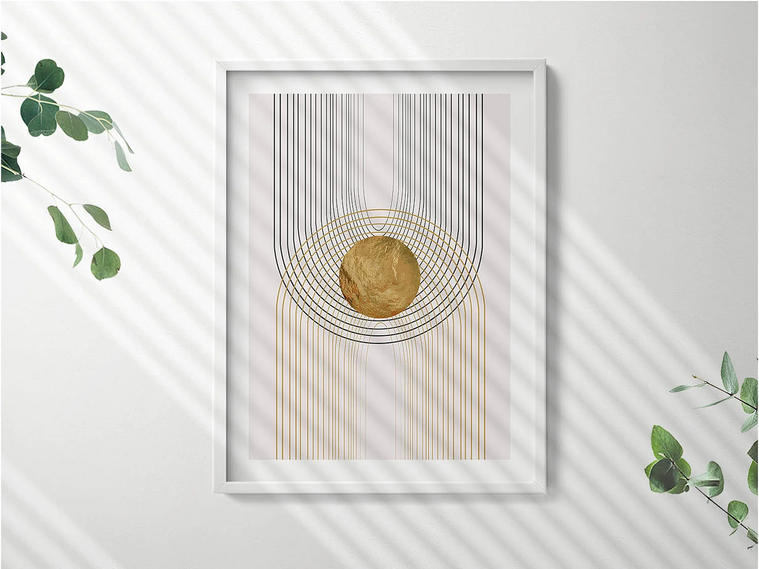 Tableau décoratif avec cadre blanc, Formes dorées fluides sur fond beige 60 x 80 cm– Parfait pour le salon ou la chambre