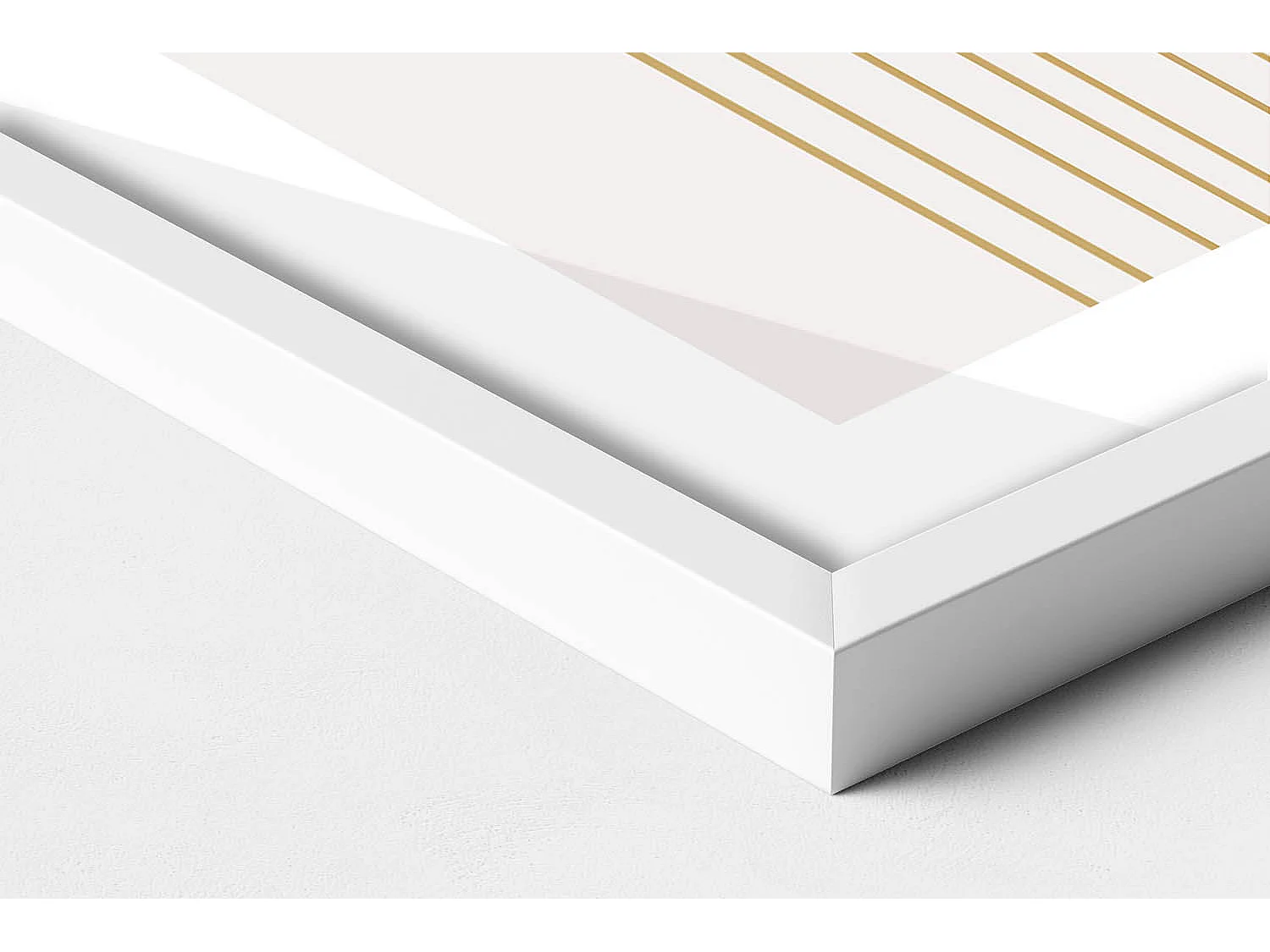 Tableau décoratif avec cadre blanc, Formes dorées fluides sur fond beige 60 x 80 cm– Parfait pour le salon ou la chambre