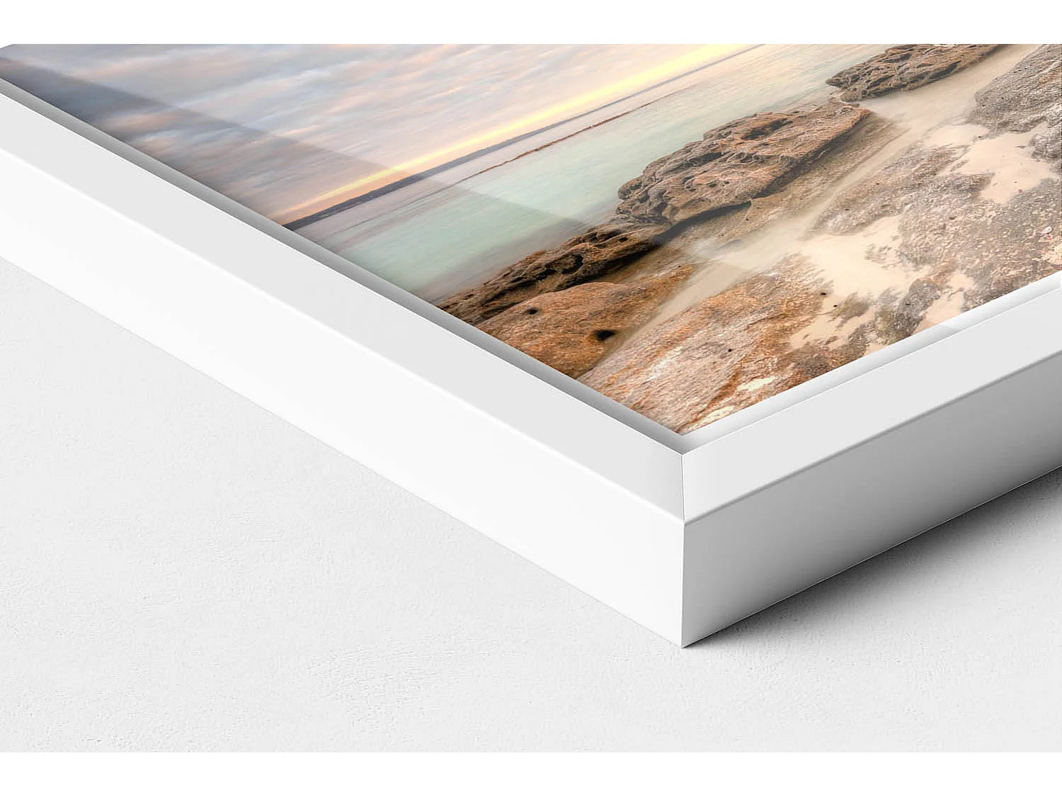 Dekoratives Gemälde mit weißem Rahmen, Strand-, Meeres- und Himmelslandschaft 30 x 20 cm – Perfekt für das Wohn- oder Schlafzimmer