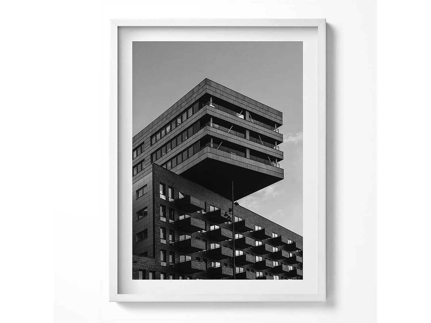 Tableau décoratif avec cadre blanc, Architecture à Amsterdam 60 x 80 cm– Parfait pour le salon ou la chambre