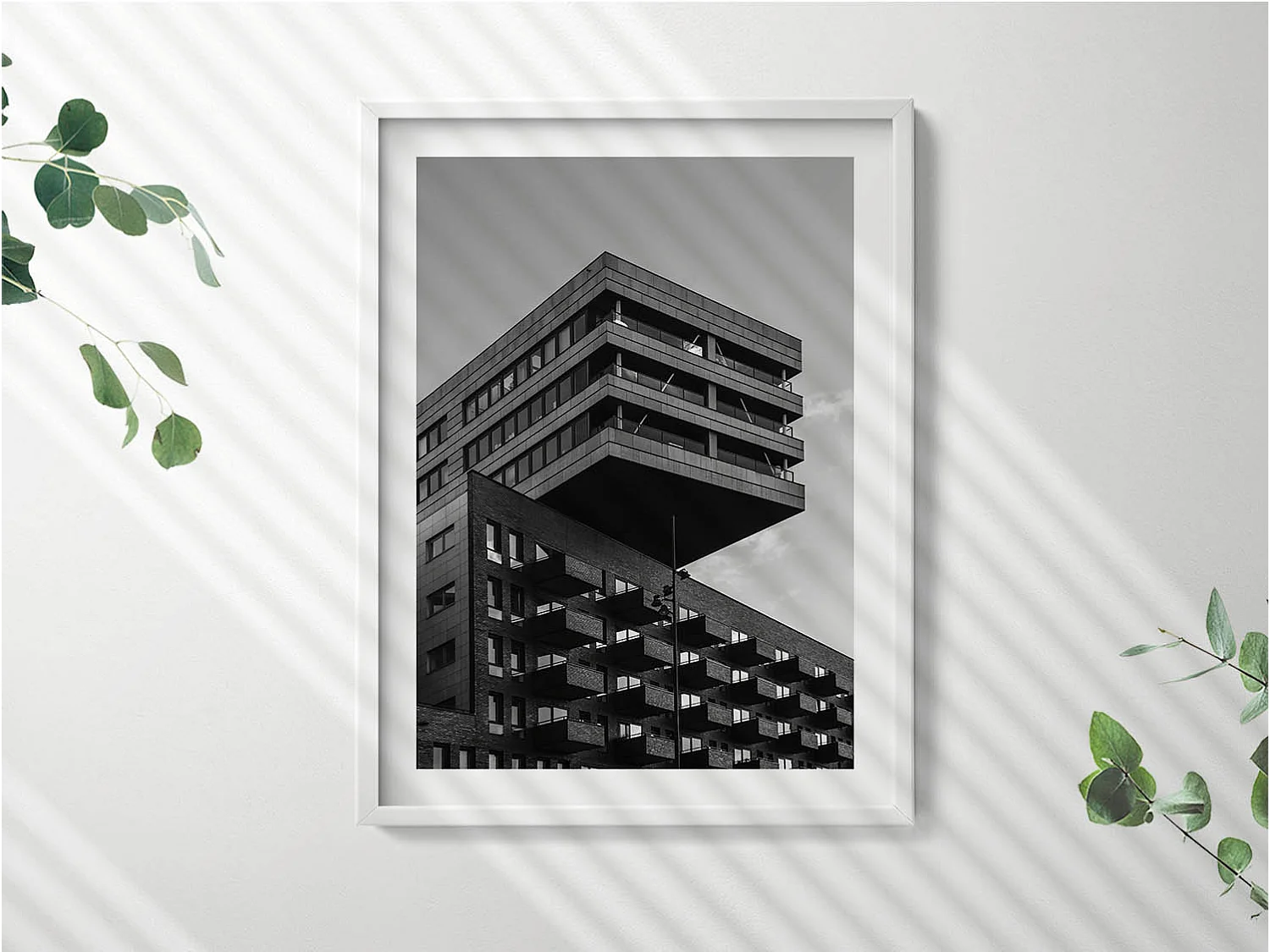 Tableau décoratif avec cadre blanc, Architecture à Amsterdam 60 x 80 cm– Parfait pour le salon ou la chambre