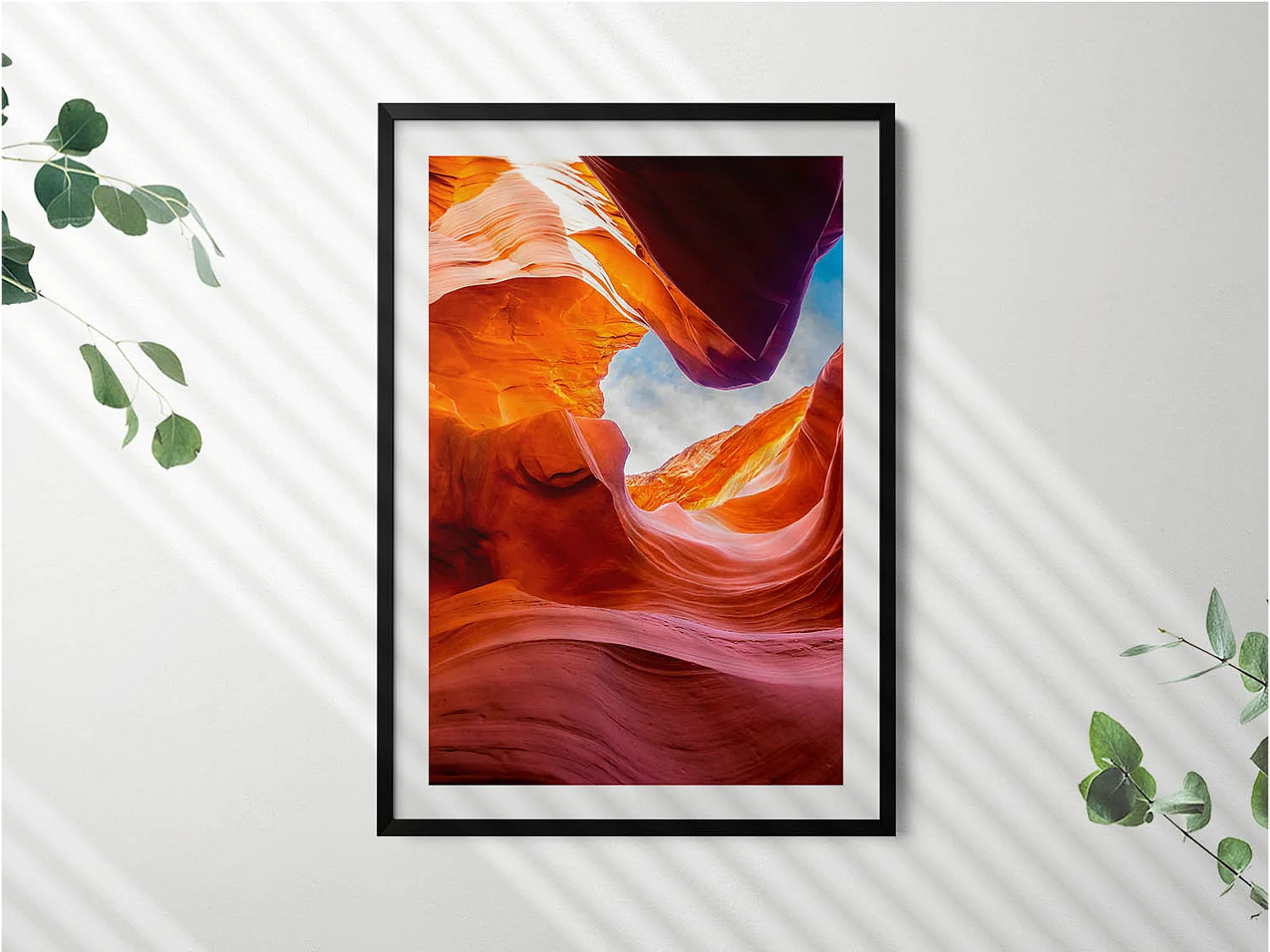 Dekoratives Gemälde mit schwarzem Rahmen, Felsige Landschaft des Canyons 70 x 100 cm – Perfekt für das Wohn- oder Schlafzimmer