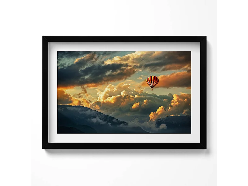 Dekoratives Gemälde mit schwarzem Rahmen, Heißluftballonflug zwischen den Wolken 60 x 40 cm – Perfekt für das Wohn- oder Schlafzimmer
