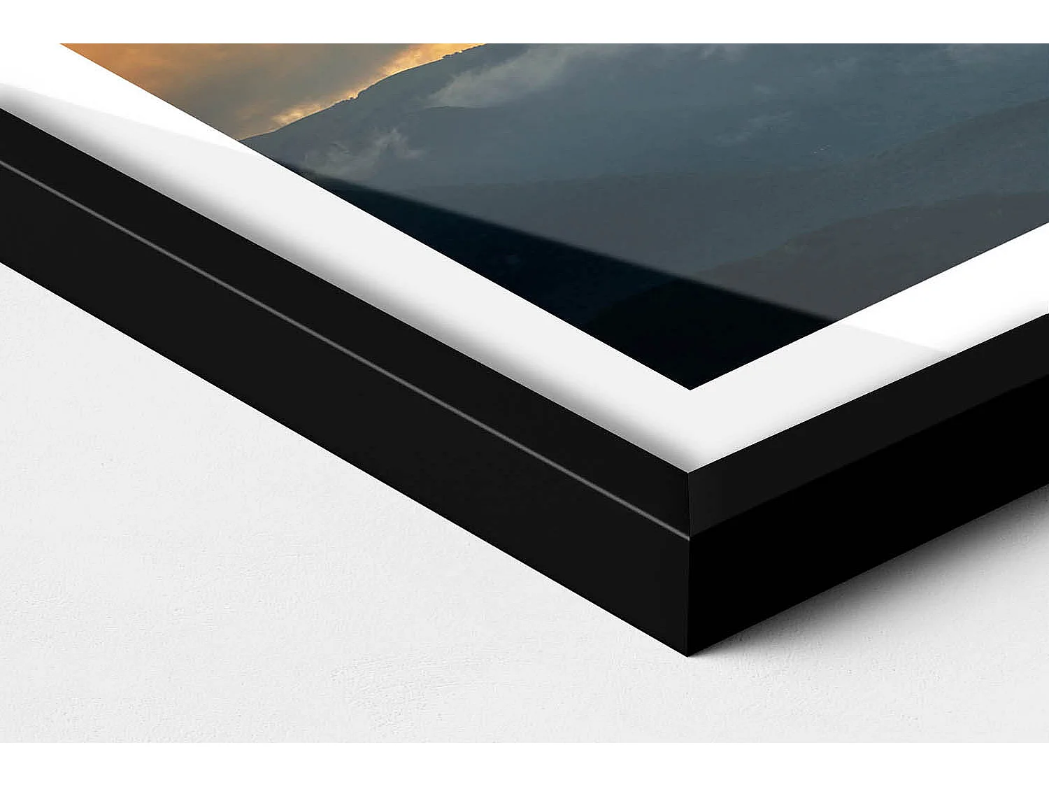 Dekoratives Gemälde mit schwarzem Rahmen, Heißluftballonflug zwischen den Wolken 60 x 40 cm – Perfekt für das Wohn- oder Schlafzimmer