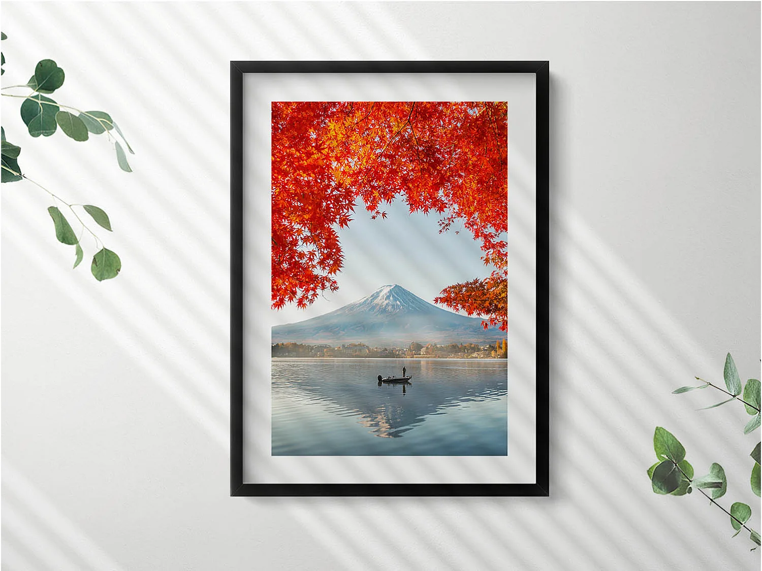 Dekoratives Gemälde mit schwarzem Rahmen, Landschaft des Fuji unter dem roten Baum 50 x 70 cm – Perfekt für das Wohn- oder Schlafzimmer