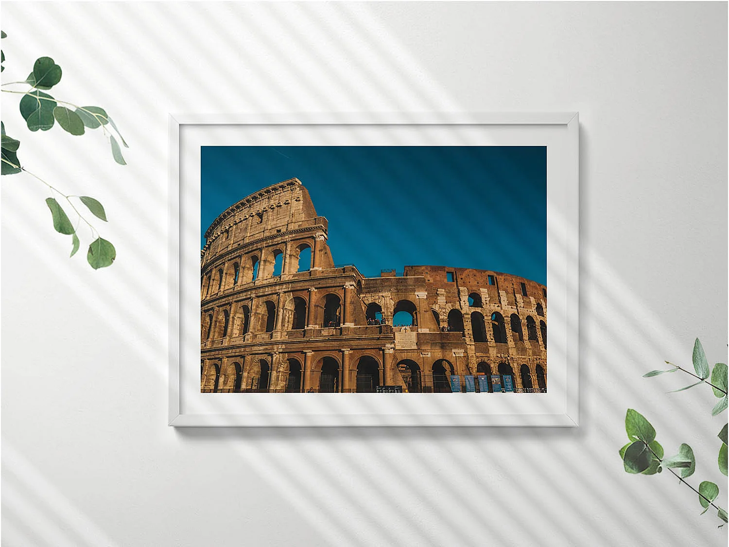 Tableau décoratif avec cadre blanc, Colisée en Italie 80 x 60 cm– Parfait pour le salon ou la chambre