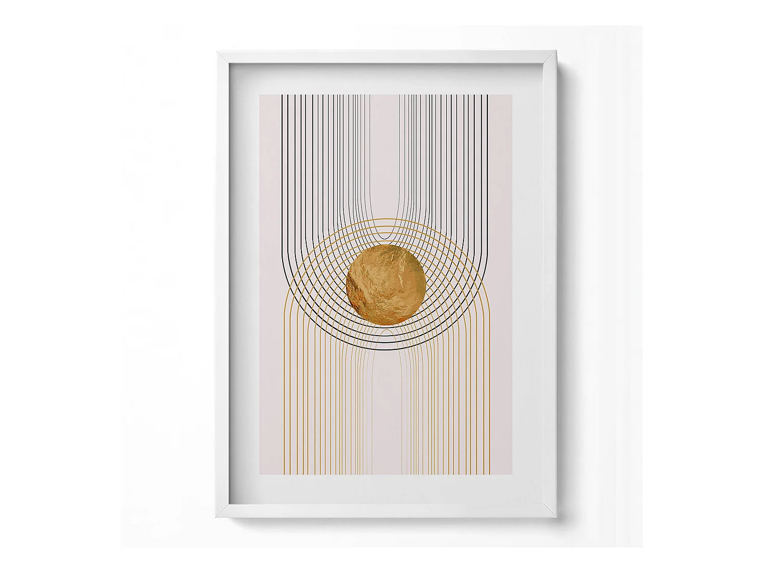 Tableau décoratif avec cadre blanc, Formes dorées fluides sur fond beige 50 x 70 cm– Parfait pour le salon ou la chambre