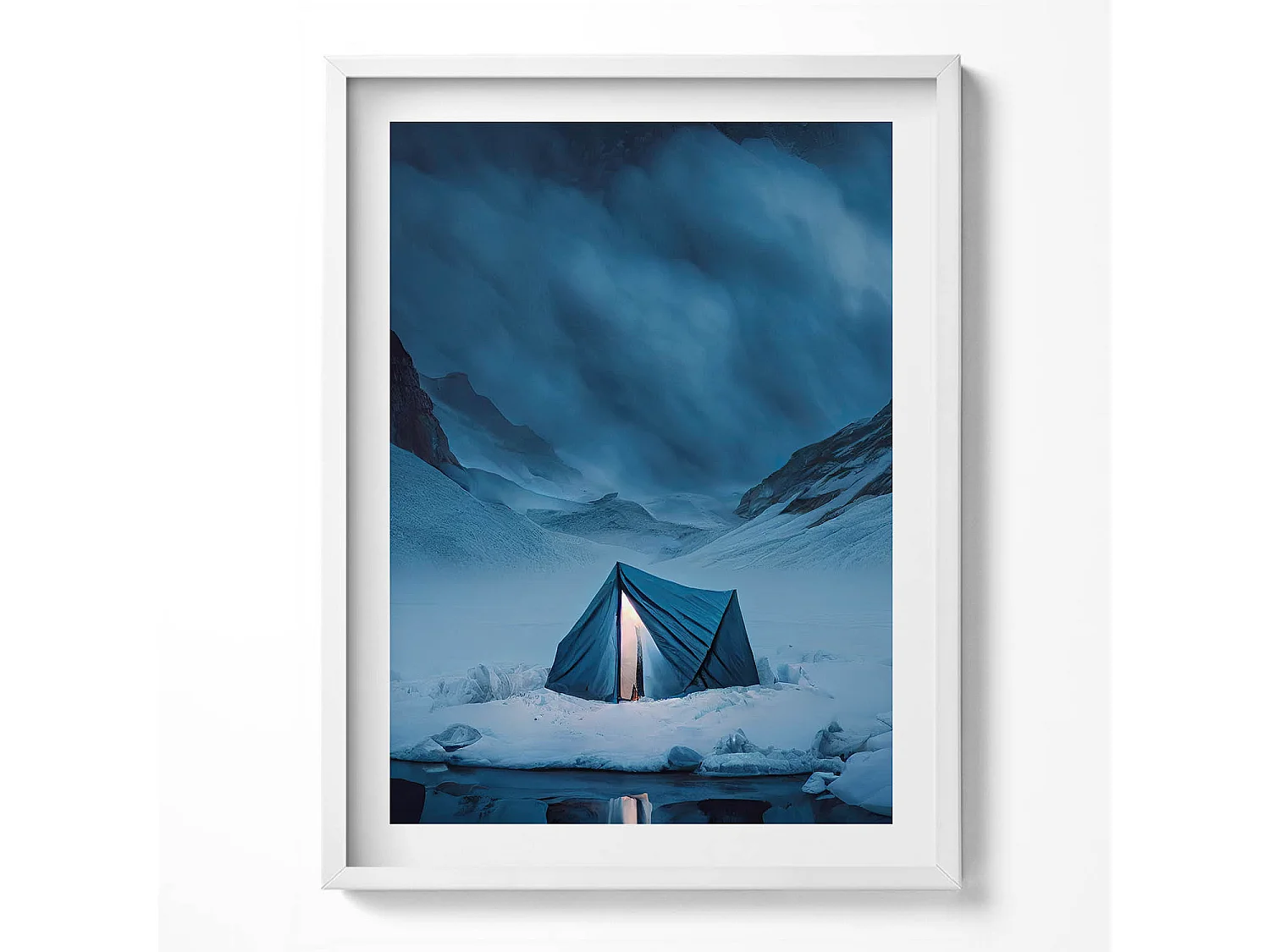Tableau décoratif avec cadre blanc, Tente dans les montagnes d'Islande 60 x 80 cm– Parfait pour le salon ou la chambre