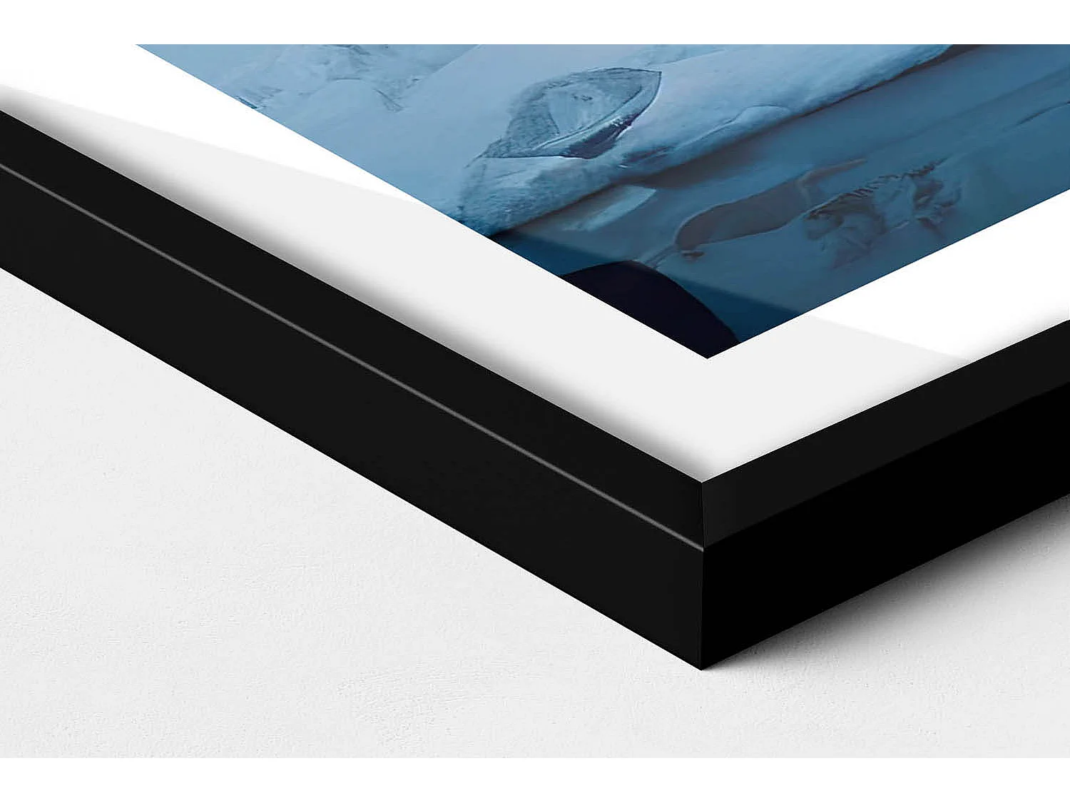 Dekoratives Gemälde mit schwarzem Rahmen, Zelt in den Bergen Islands 50 x 70 cm – Perfekt für das Wohn- oder Schlafzimmer