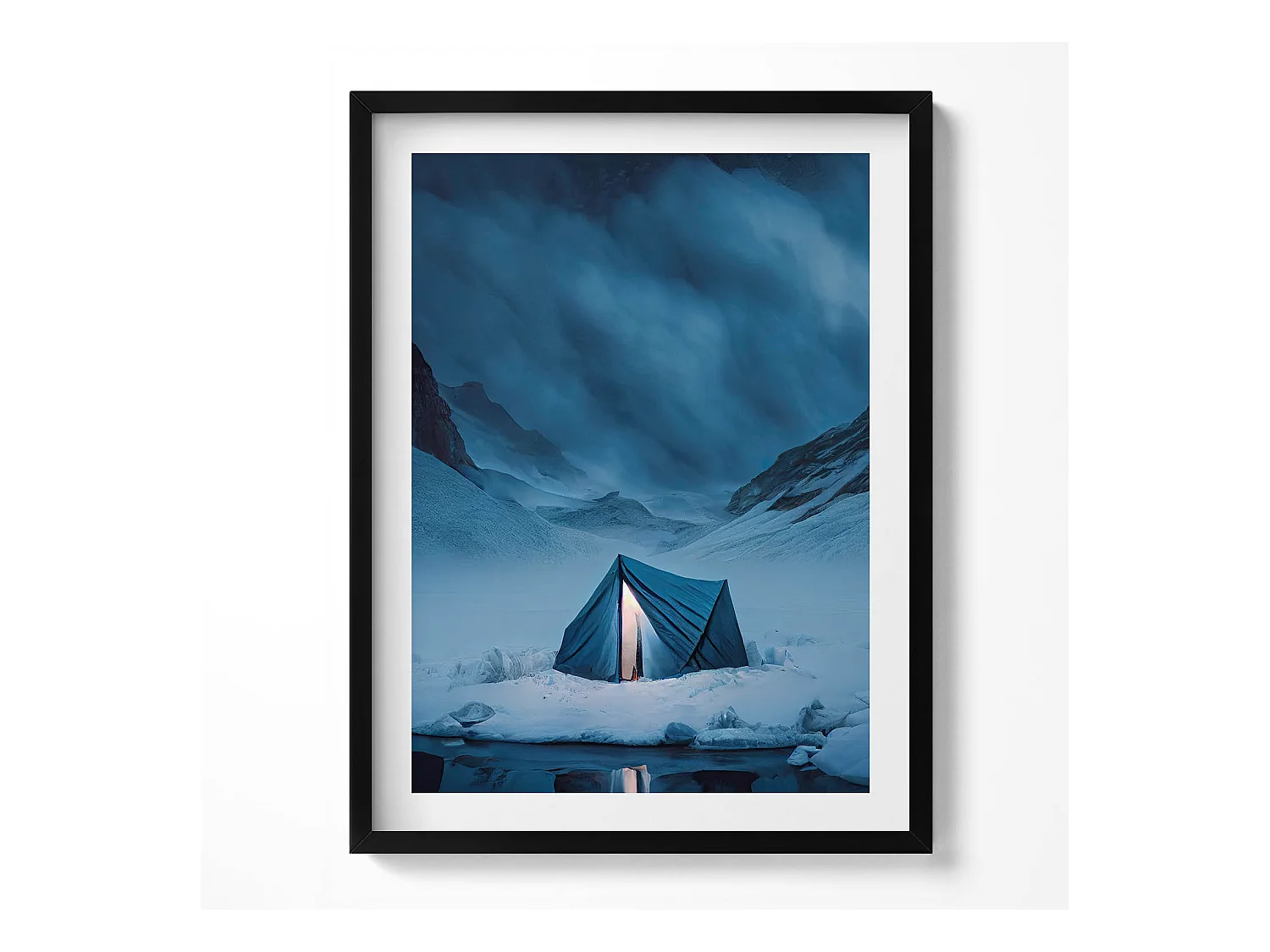 Tableau décoratif avec cadre noir, Tente dans les montagnes d'Islande 60 x 80 cm– Parfait pour le salon ou la chambre