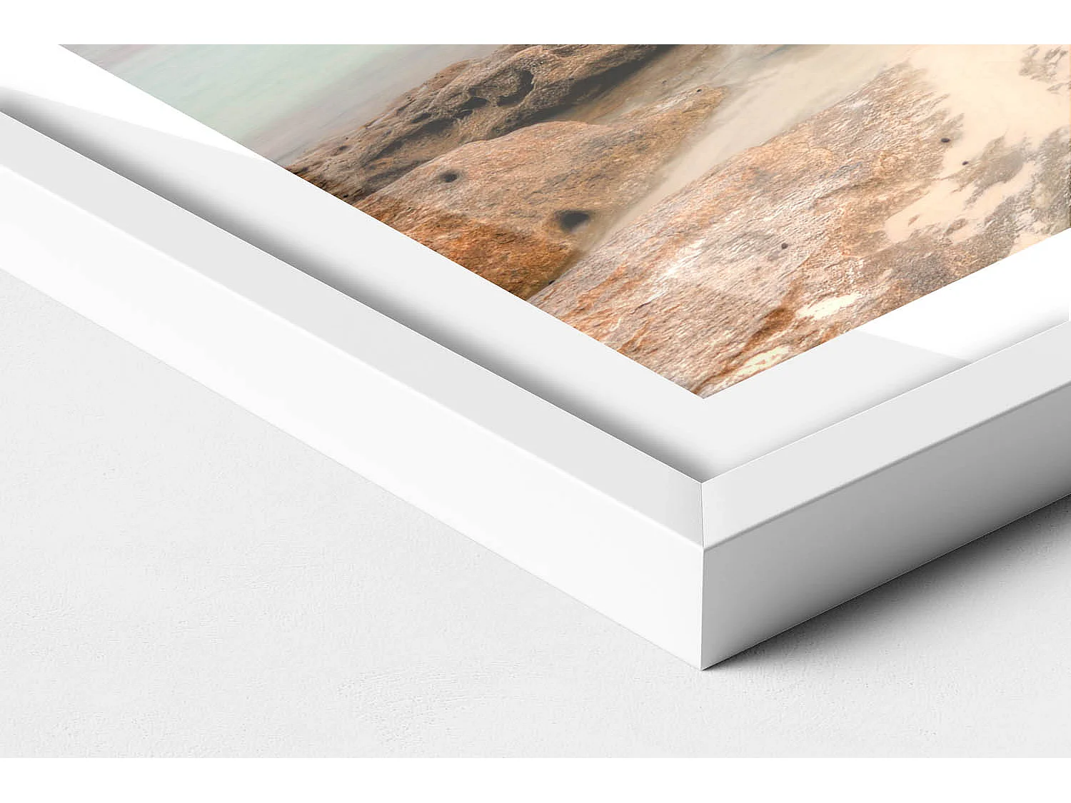 Dekoratives Gemälde mit weißem Rahmen, Strand-, Meeres- und Himmelslandschaft 60 x 40 cm – Perfekt für das Wohn- oder Schlafzimmer