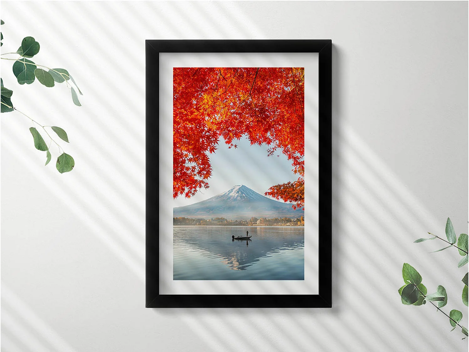 Tableau décoratif avec cadre noir, Paysage du Mont Fuji sous l'arbre rouge 20 x 30 cm – Parfait pour le salon ou la chambre