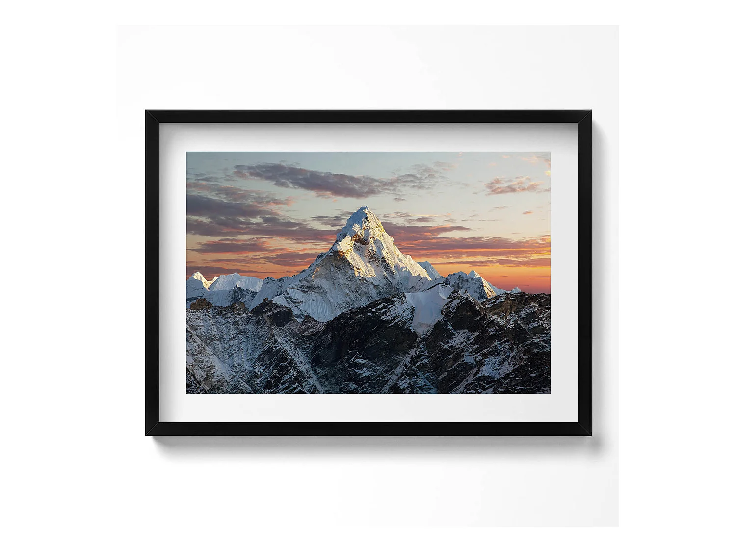 Tableau décoratif avec cadre noir, Sommet de montagne enneigé 70 x 50 cm– Parfait pour le salon ou la chambre