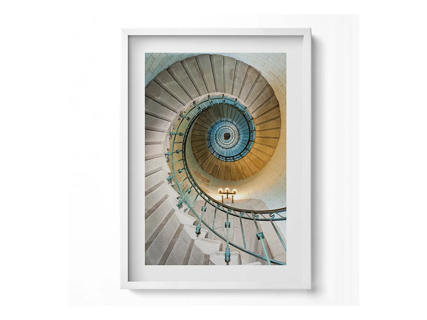 Decoratief schilderij met witte lijst, Wenteltrap 50 x 70 cm – Perfect voor de woon- of slaapkamer
