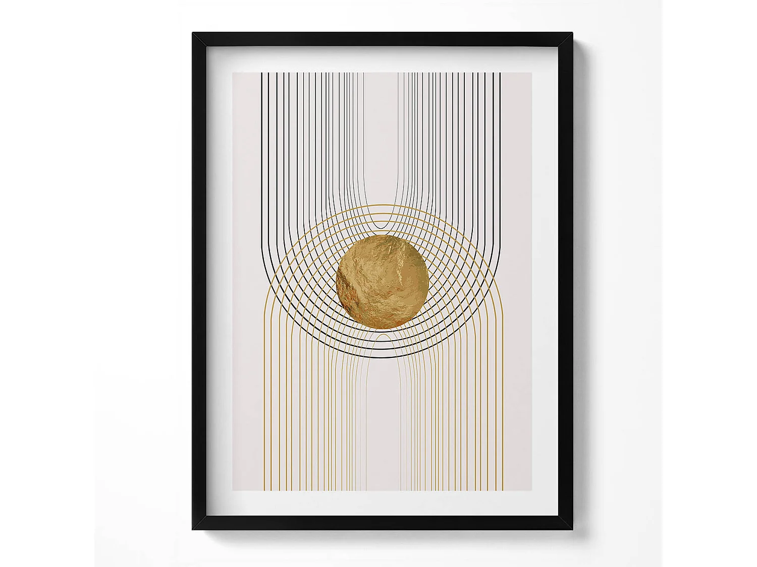 Dekoratives Gemälde mit schwarzem Rahmen, fließende goldene Formen auf beigem Hintergrund, 60 x 80 cm – perfekt für das Wohn- oder Schlafzimmer