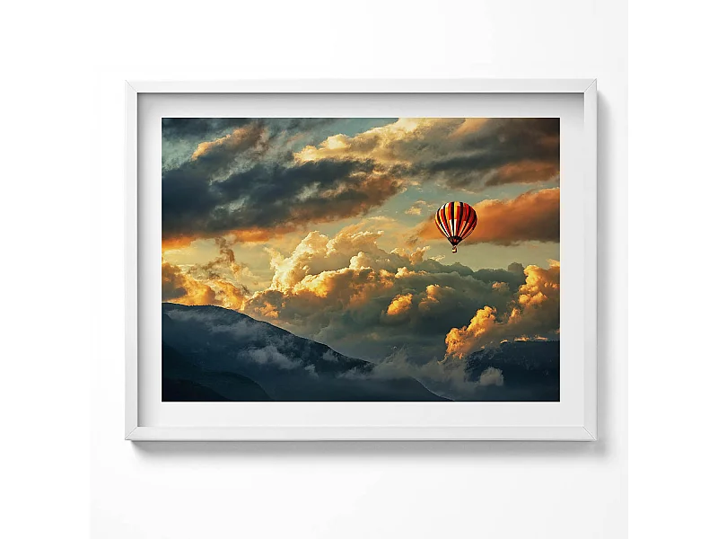 Dekoratives Gemälde mit weißem Rahmen, Heißluftballonflug zwischen den Wolken 80 x 60 cm – Perfekt für das Wohn- oder Schlafzimmer