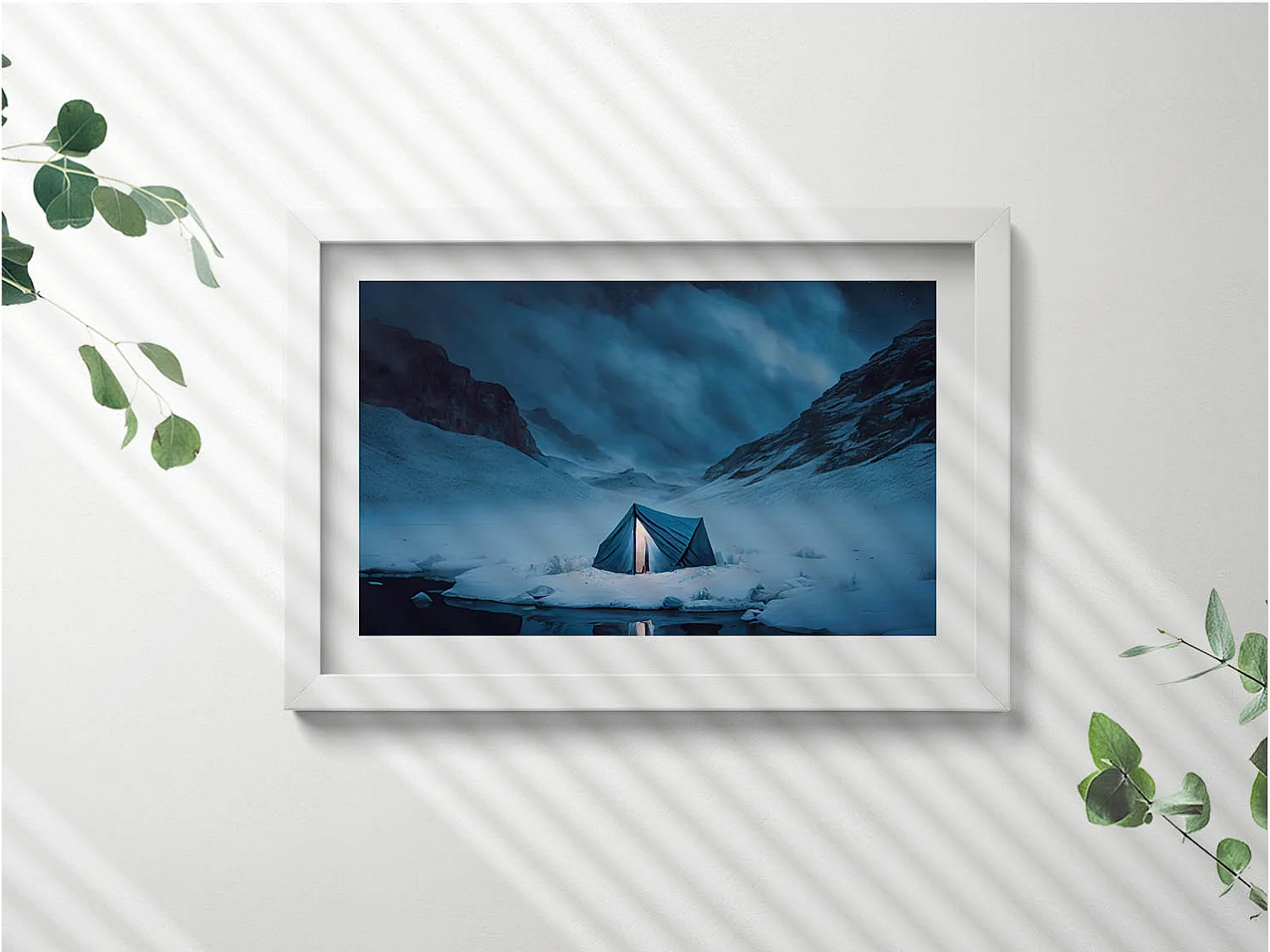 Decoratief schilderij met witte lijst, Tent in de bergen van IJsland 30 x 20 cm - Perfect voor de woon- of slaapkamer