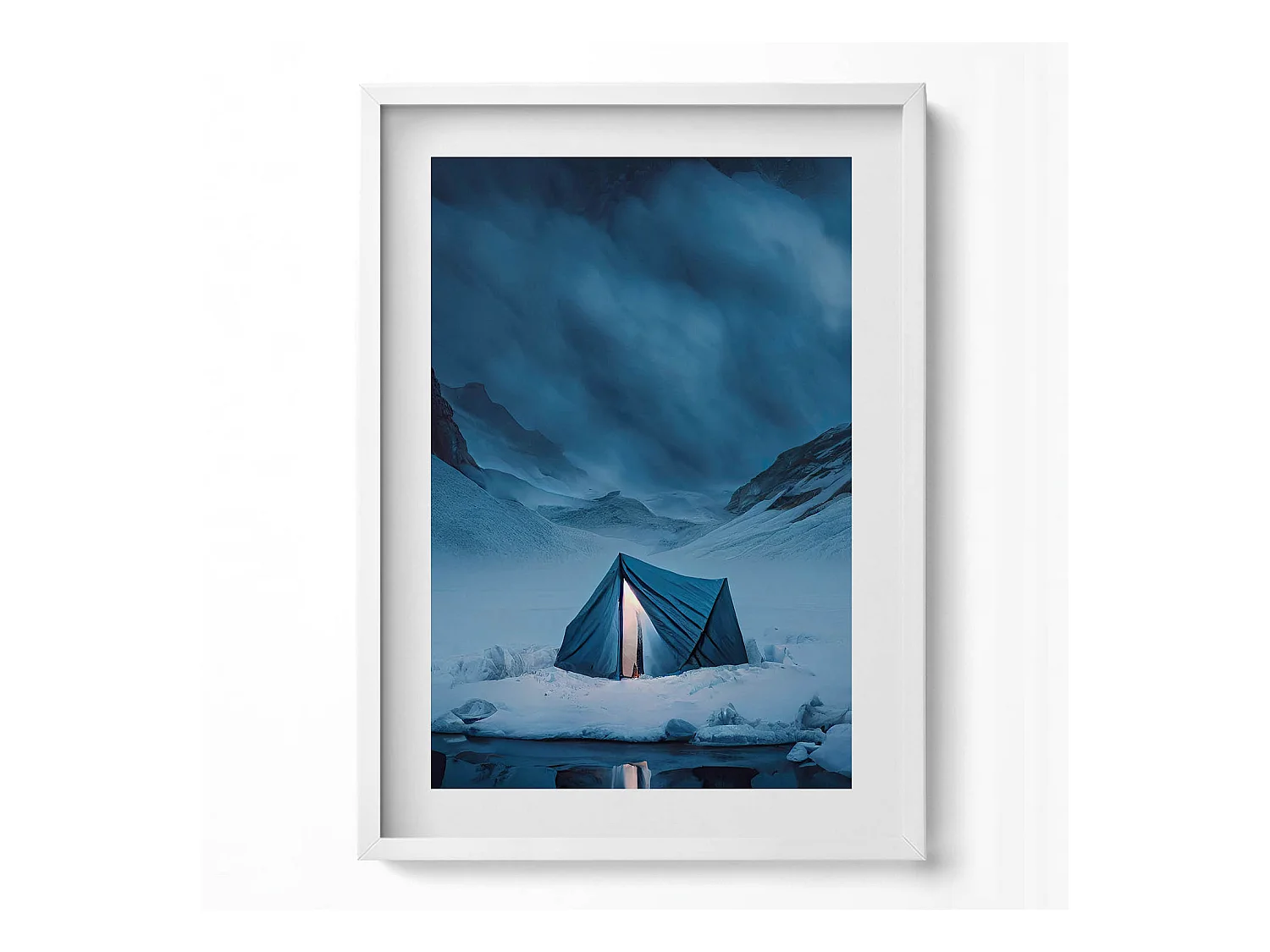 Tableau décoratif avec cadre blanc, Tente dans les montagnes d'Islande 50 x 70 cm– Parfait pour le salon ou la chambre