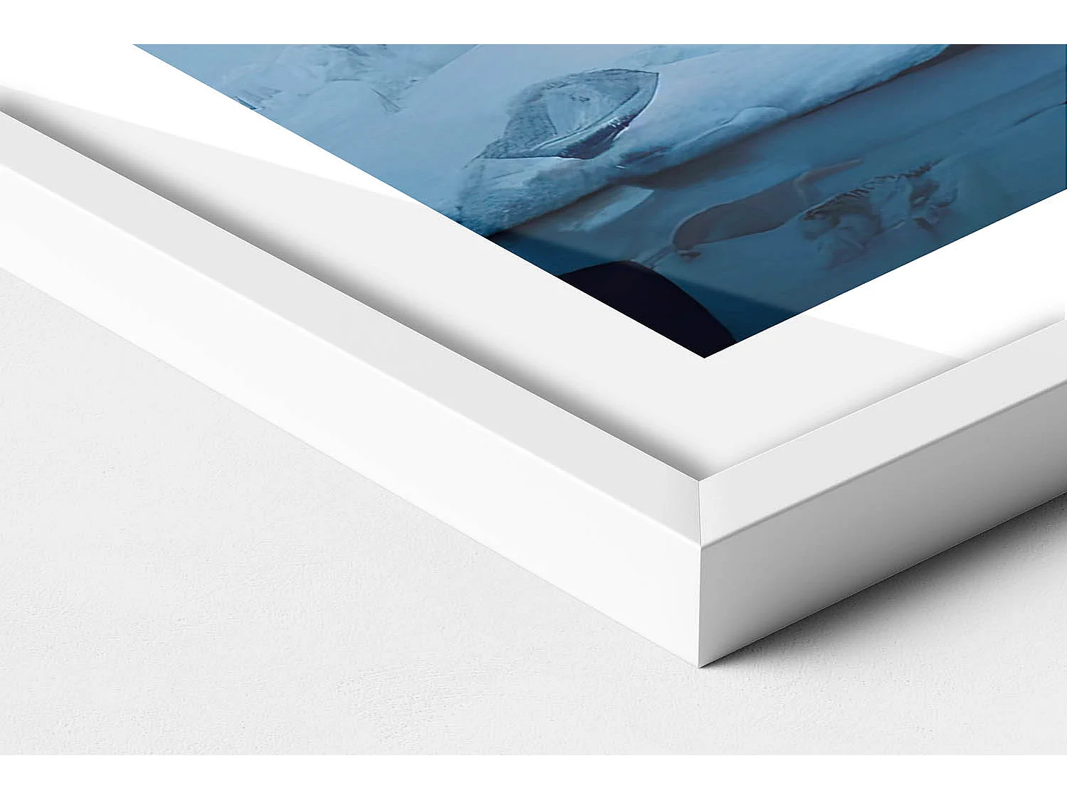 Dekoratives Gemälde mit weißem Rahmen, Zelt in den Bergen Islands 50 x 70 cm – Perfekt für das Wohn- oder Schlafzimmer