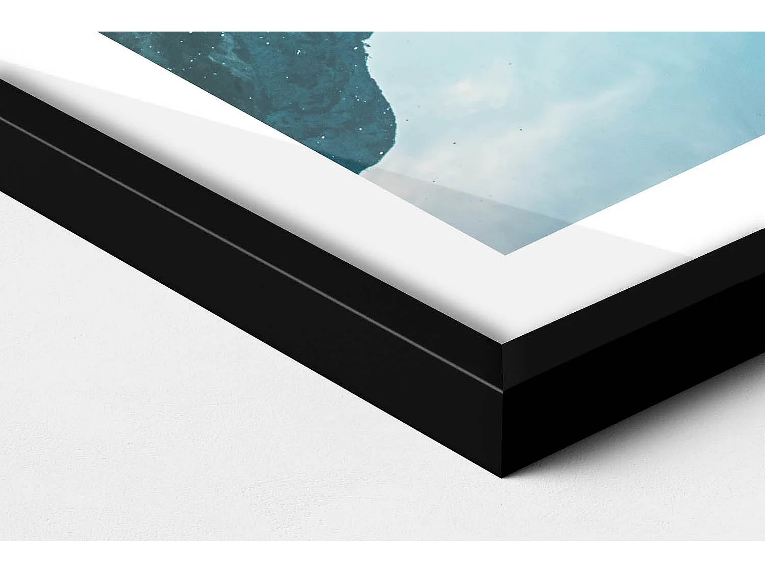 Tableau décoratif avec cadre noir, Bateaux sur le lac 60 x 80 cm– Parfait pour le salon ou la chambre