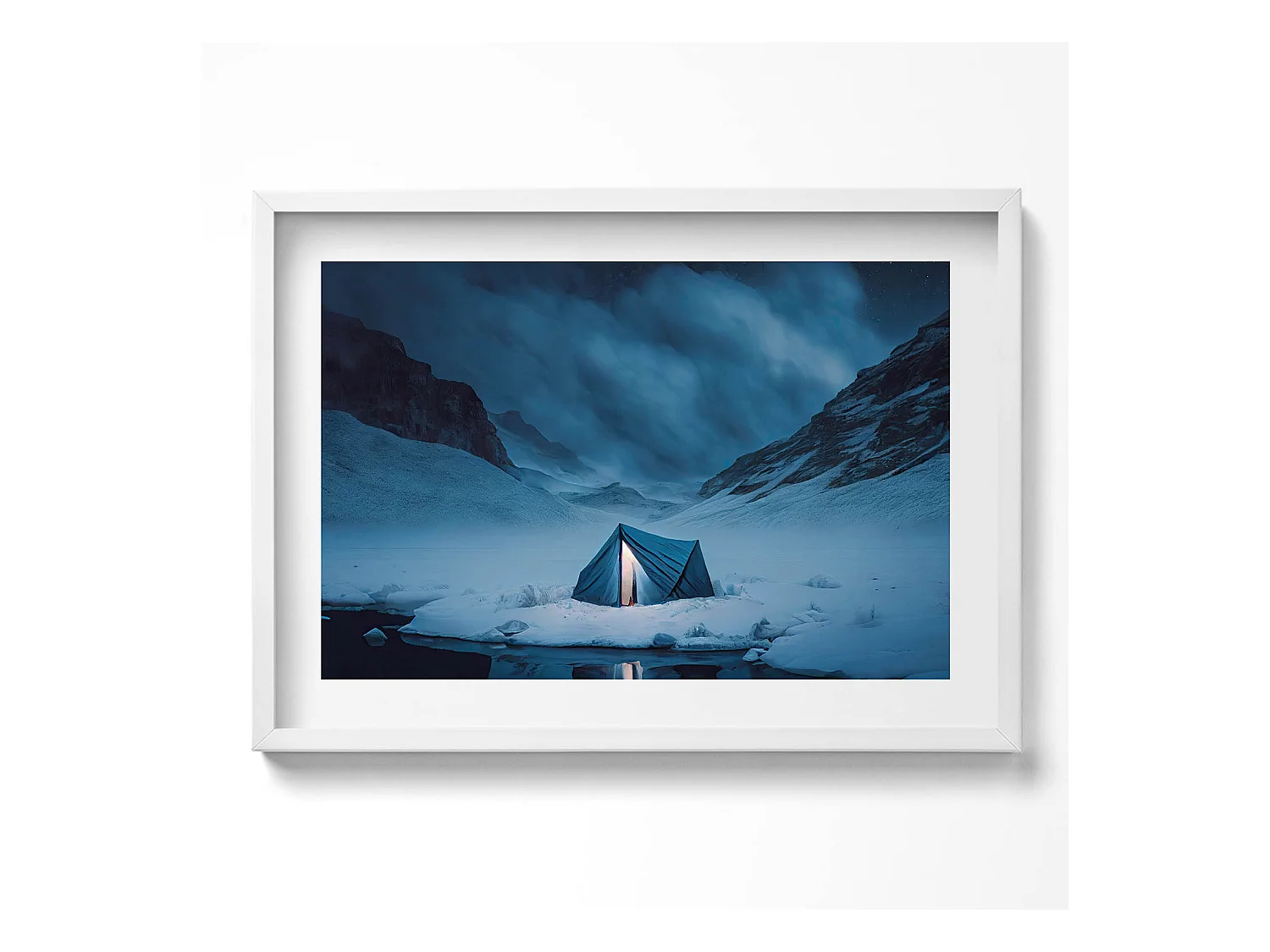 Tableau décoratif avec cadre blanc, Tente dans les montagnes d'Islande 70 x 50 cm– Parfait pour le salon ou la chambre