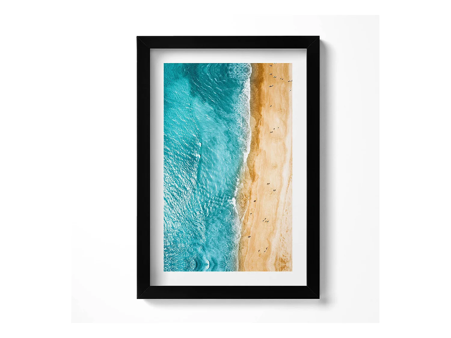 Tableau décoratif avec cadre noir, Gens de la plage de la mer 20 x 30 cm – Parfait pour le salon ou la chambre