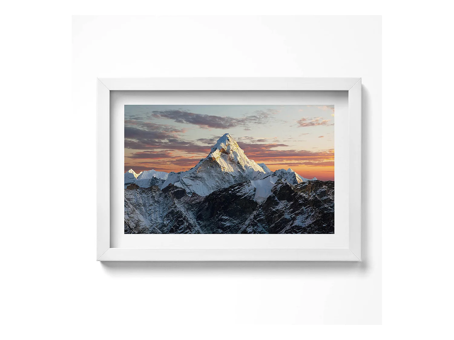 Tableau décoratif avec cadre blanc, Sommet de montagne enneigé 30 x 20 cm – Parfait pour le salon ou la chambre