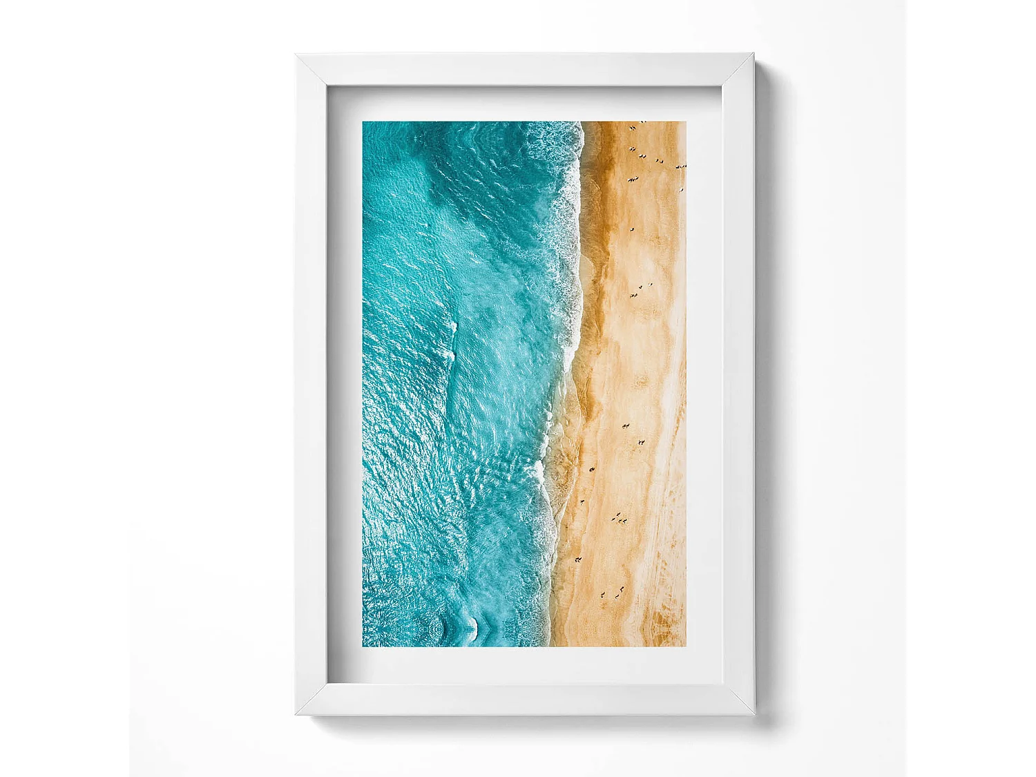 Dekoratives Gemälde mit weißem Rahmen, Sea Beach People 20 x 30 cm – Perfekt für das Wohn- oder Schlafzimmer