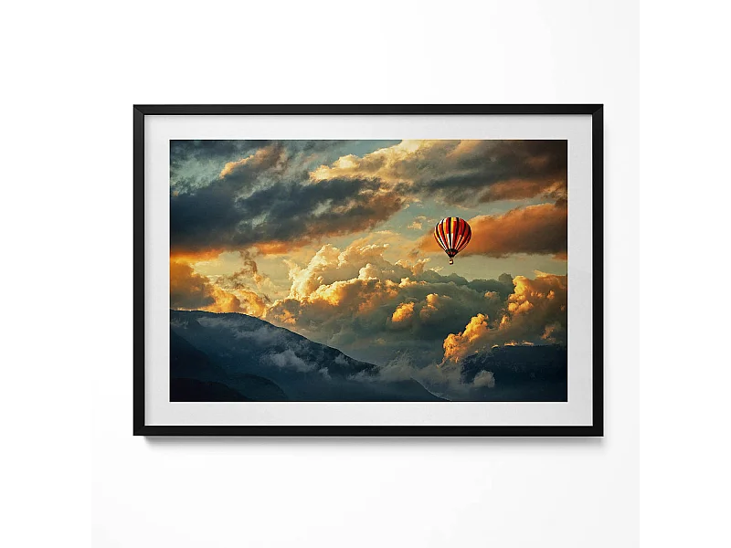 Dekoratives Gemälde mit schwarzem Rahmen, Heißluftballonflug zwischen den Wolken 100 x 70 cm – Perfekt für das Wohn- oder Schlafzimmer