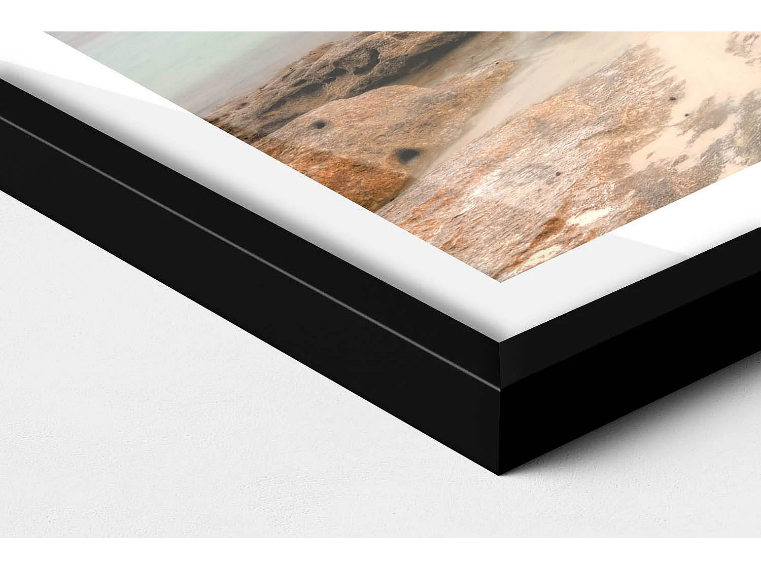 Dekoratives Gemälde mit schwarzem Rahmen, Strand-, Meeres- und Himmelslandschaft 60 x 40 cm – Perfekt für das Wohn- oder Schlafzimmer