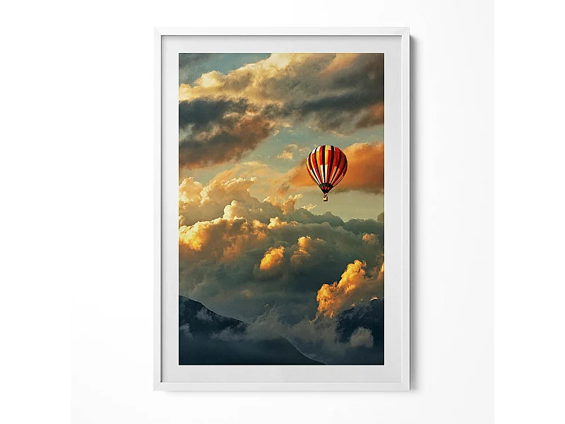 Decoratief schilderij met witte lijst, Luchtballonvlucht tussen de wolken 70 x 100 cm – Perfect voor de woon- of slaapkamer