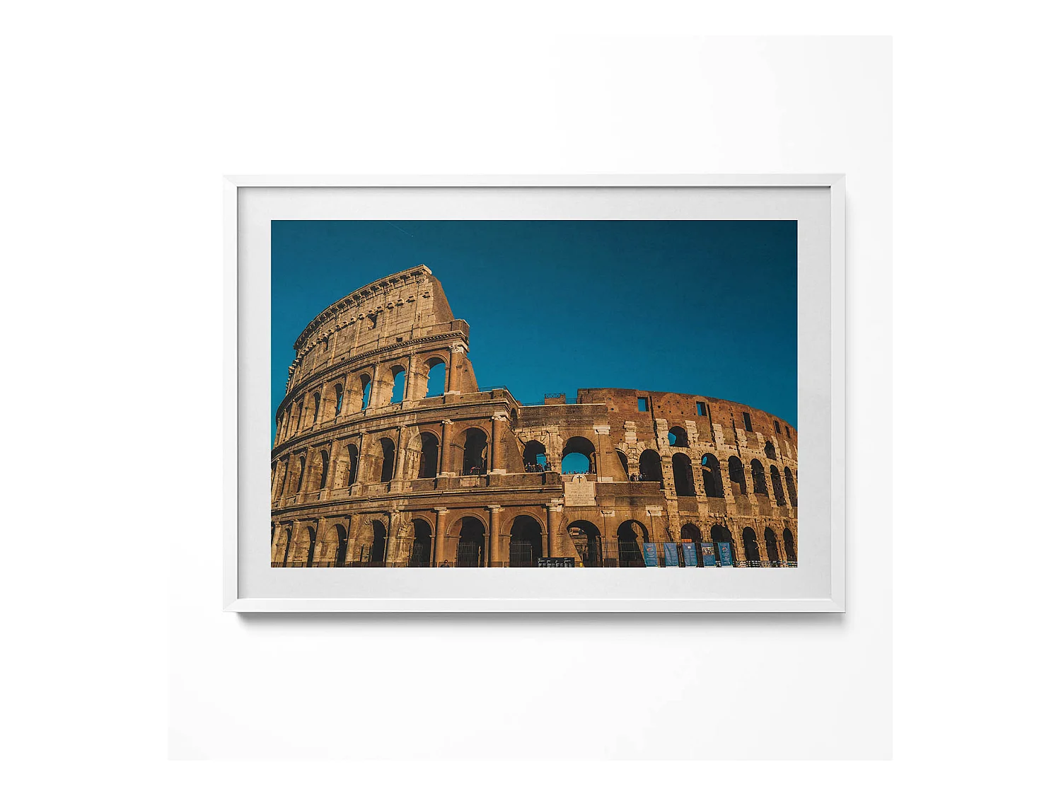 Tableau décoratif avec cadre blanc, Colisée en Italie 100 x 70 cm– Parfait pour le salon ou la chambre