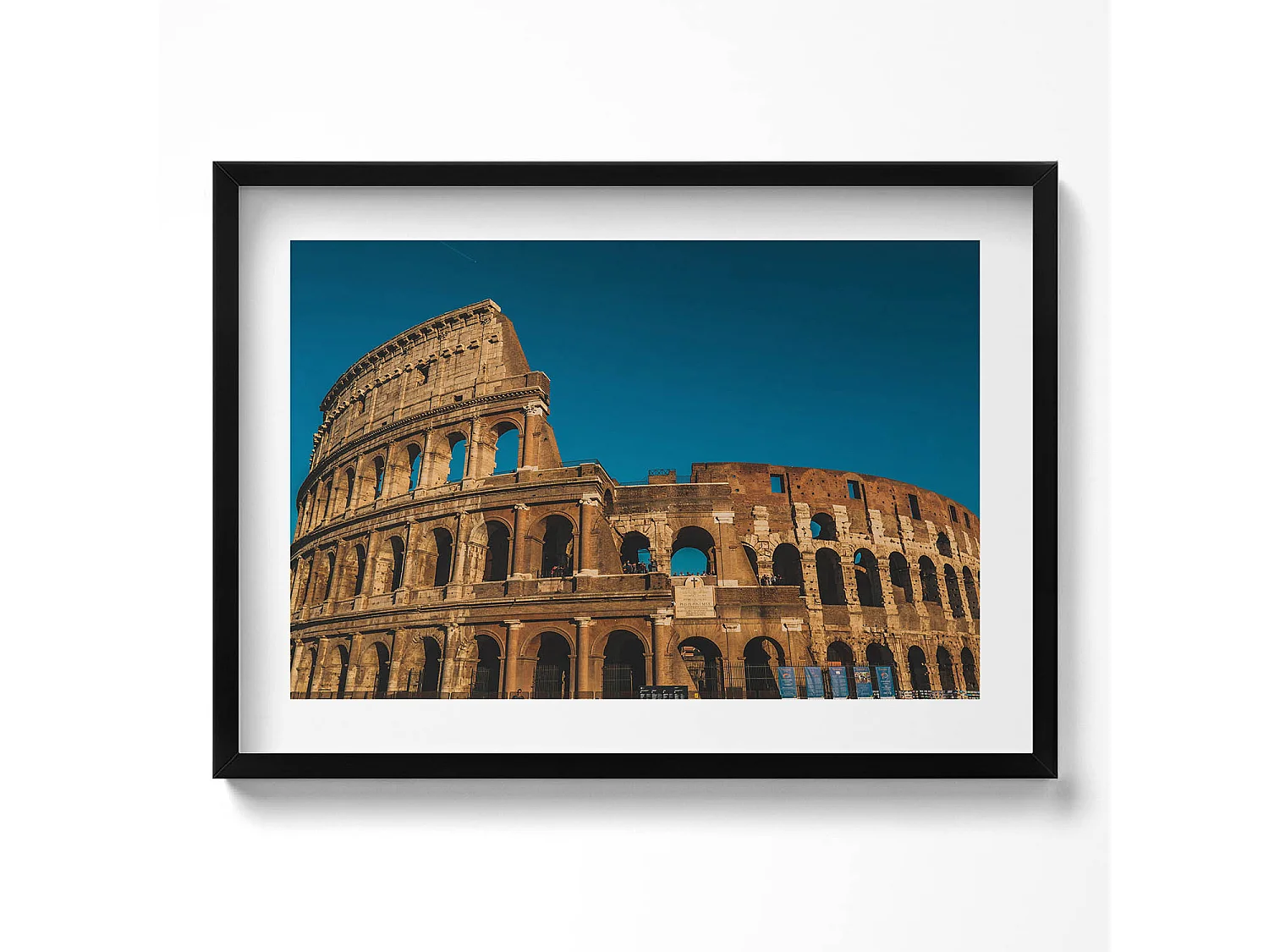 Dekoratives Gemälde mit schwarzem Rahmen, Kolosseum in Italien 70 x 50 cm – Perfekt für das Wohn- oder Schlafzimmer