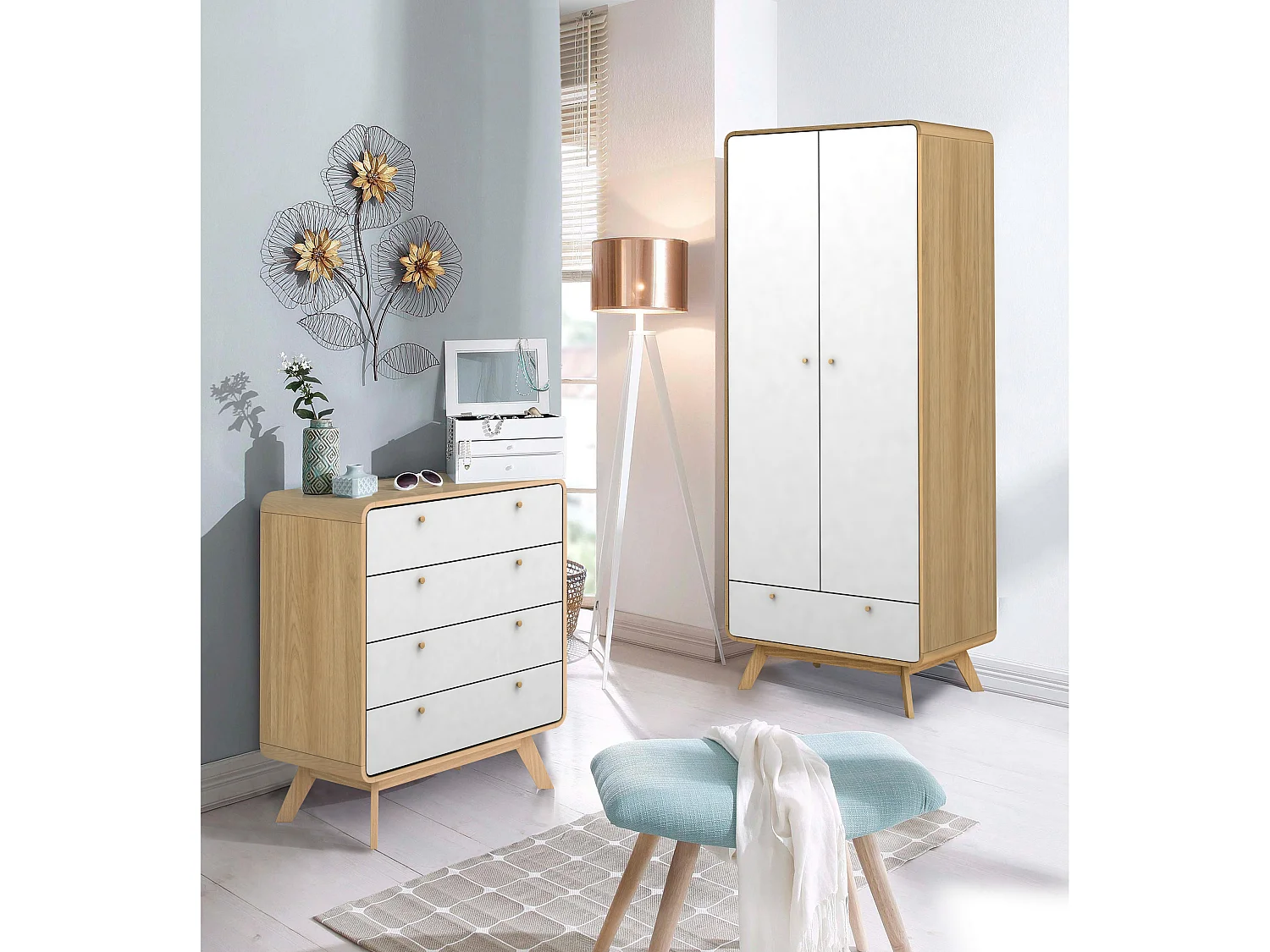 Cassie | Commode à 4 tiroirs en panneau de particules chêne et blanc